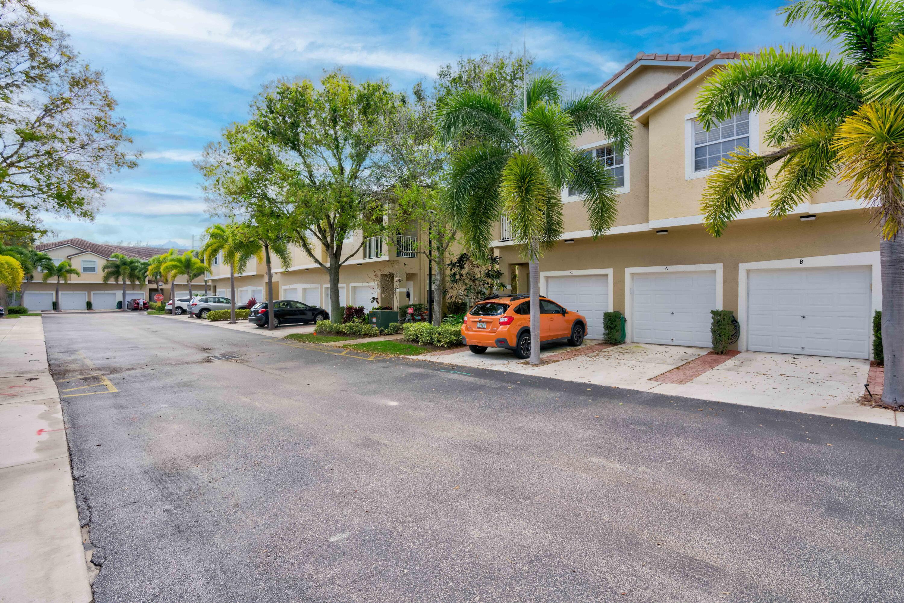 TEQUESTA TRACE CONDO - Residential