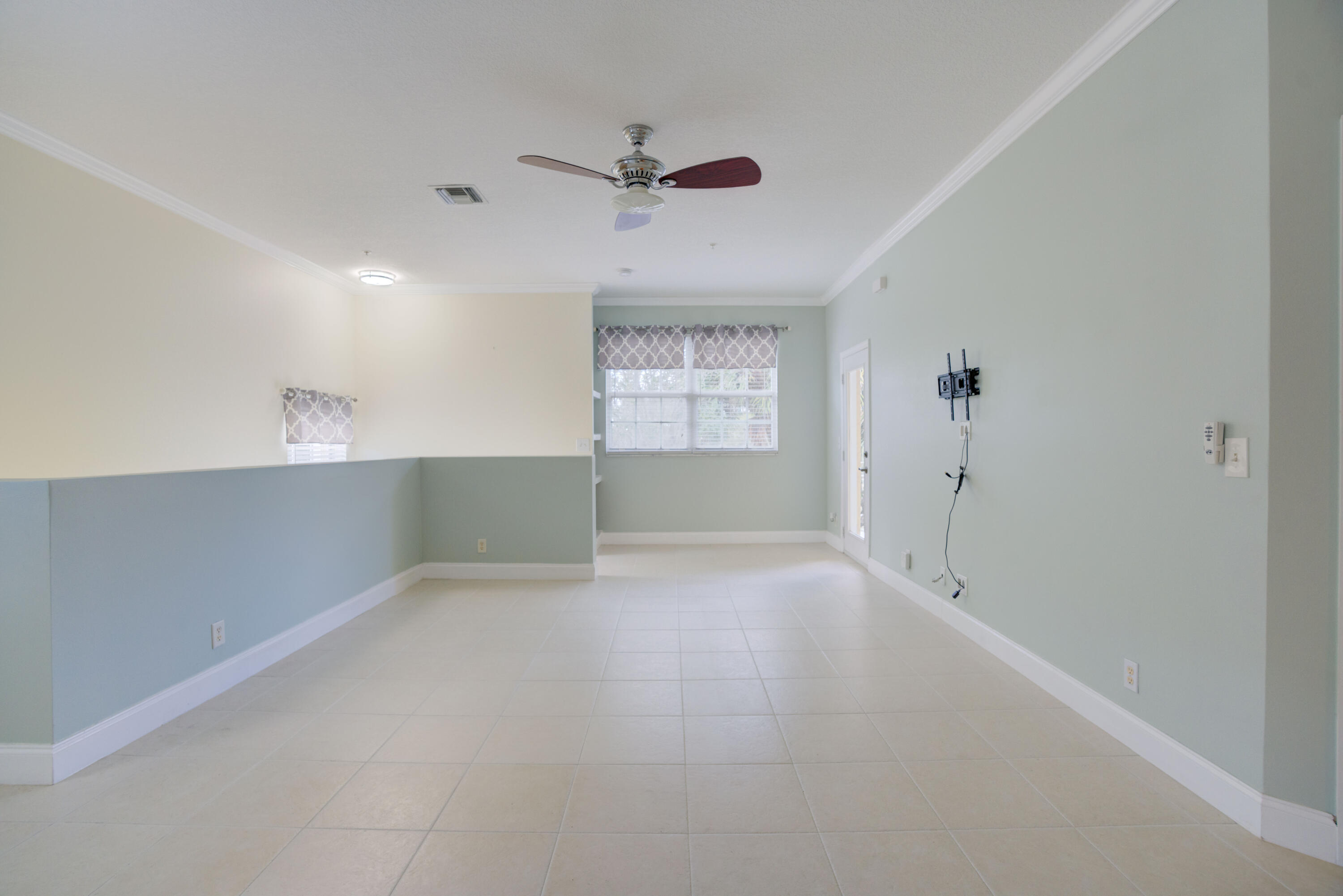 TEQUESTA TRACE CONDO - Residential