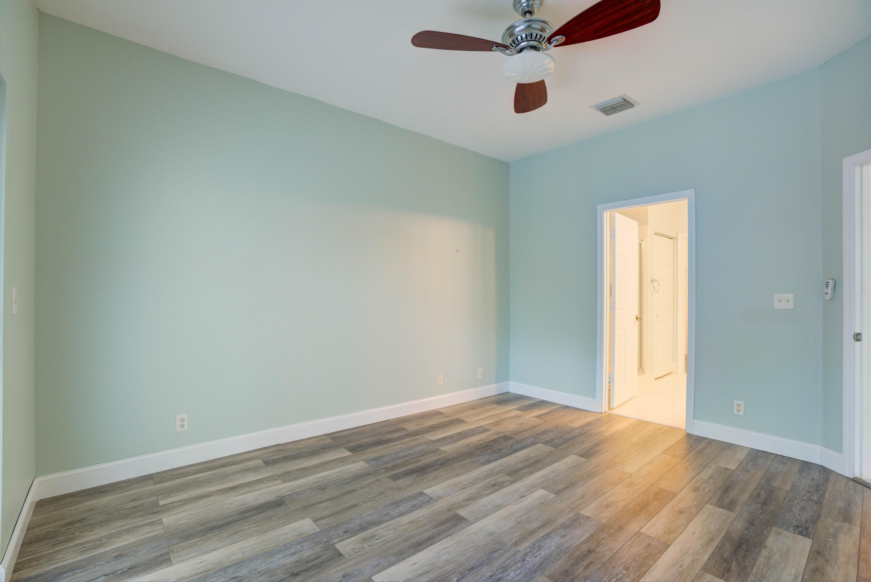 TEQUESTA TRACE CONDO - Residential
