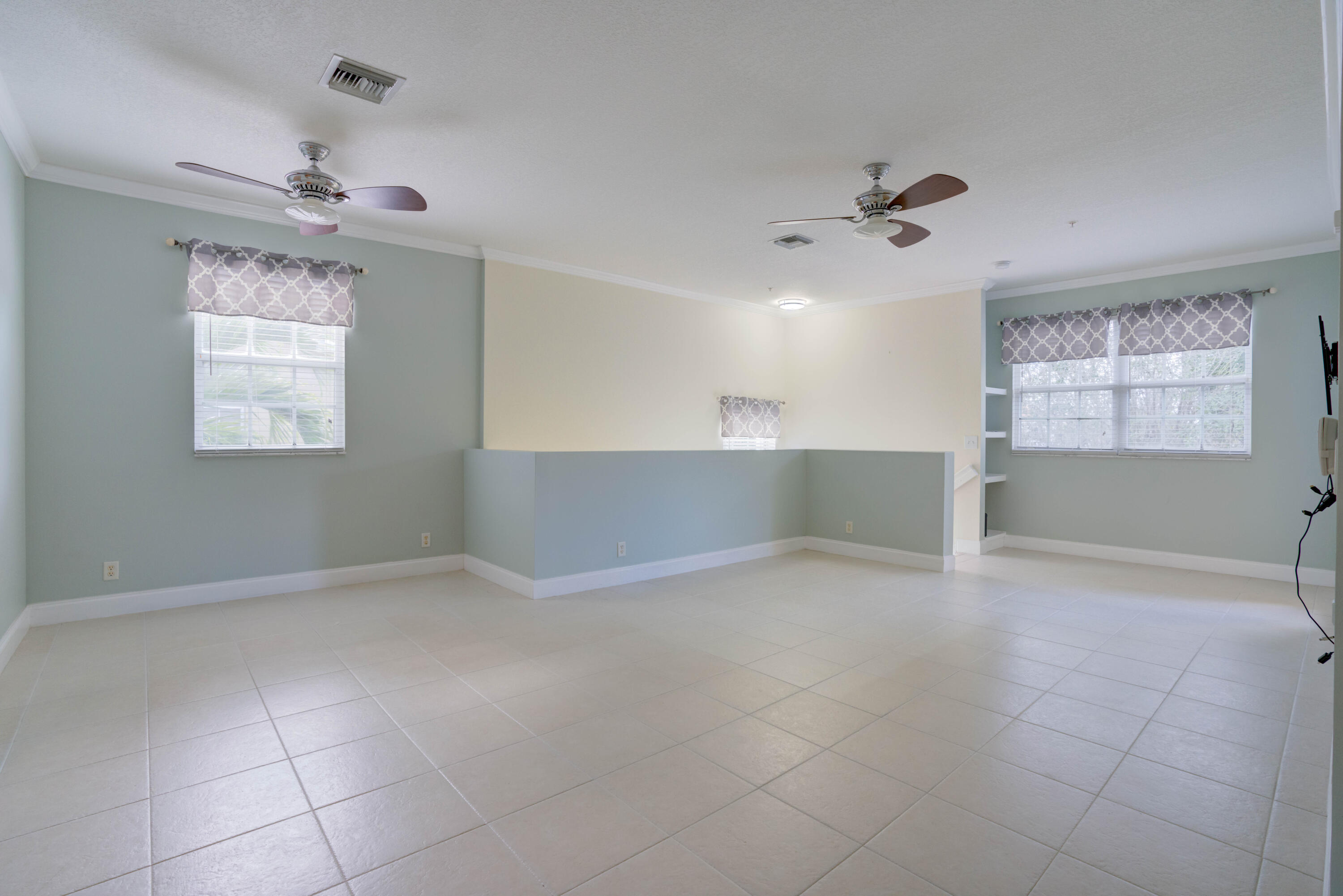 TEQUESTA TRACE CONDO - Residential