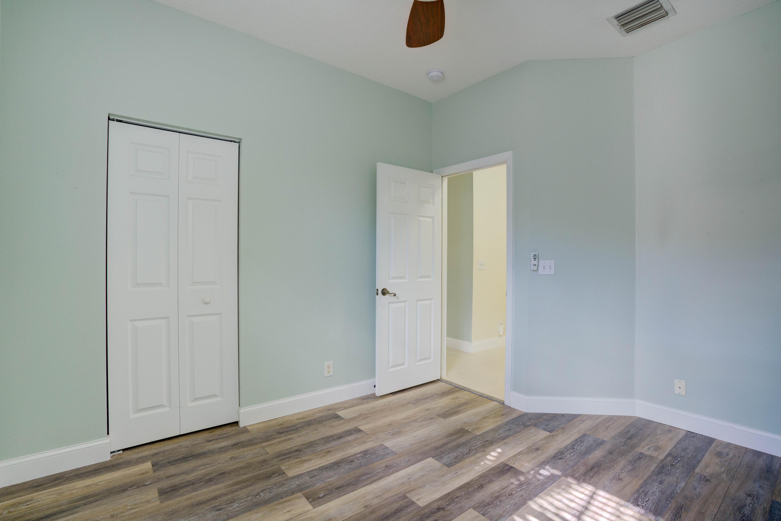 TEQUESTA TRACE CONDO - Residential