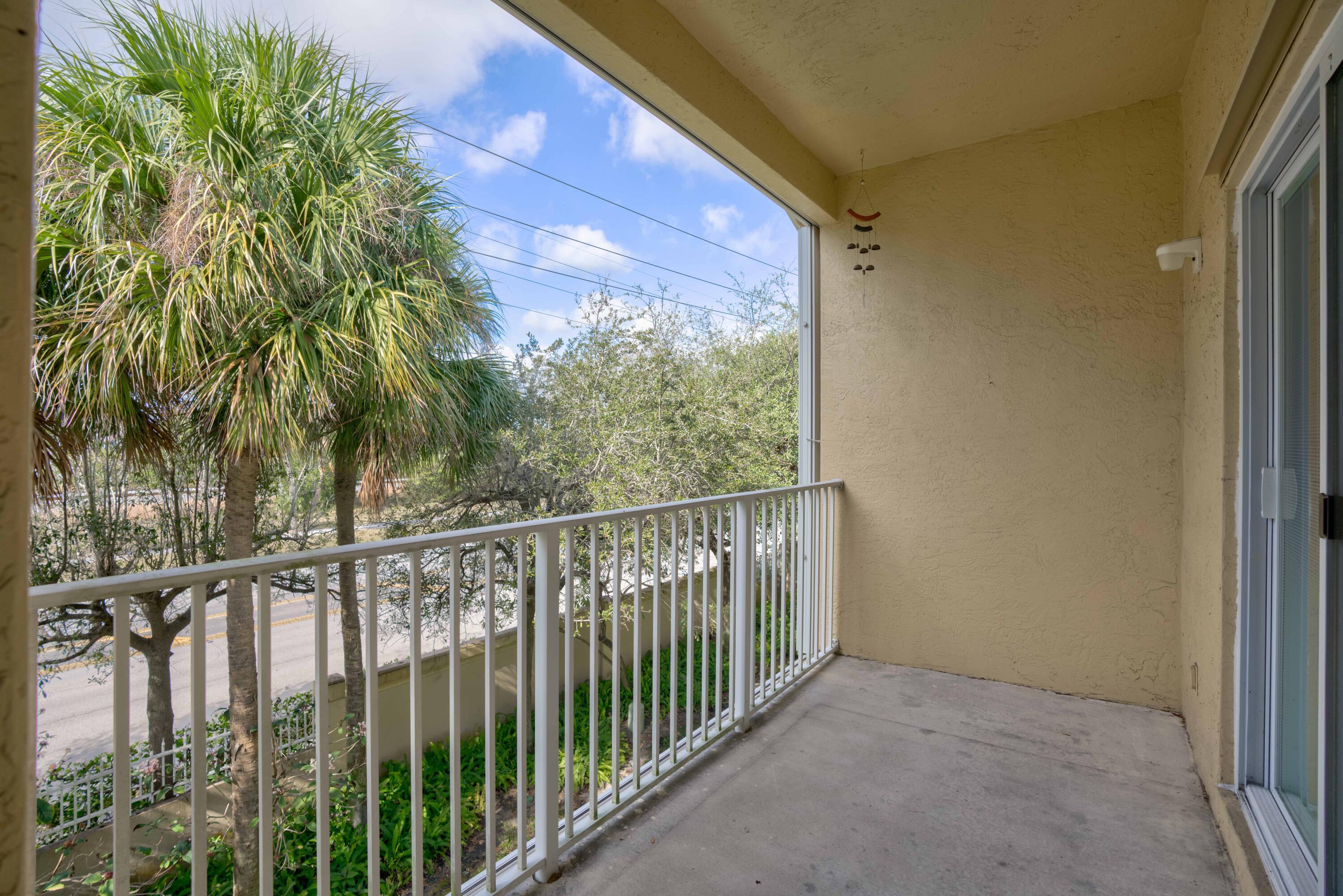 TEQUESTA TRACE CONDO - Residential