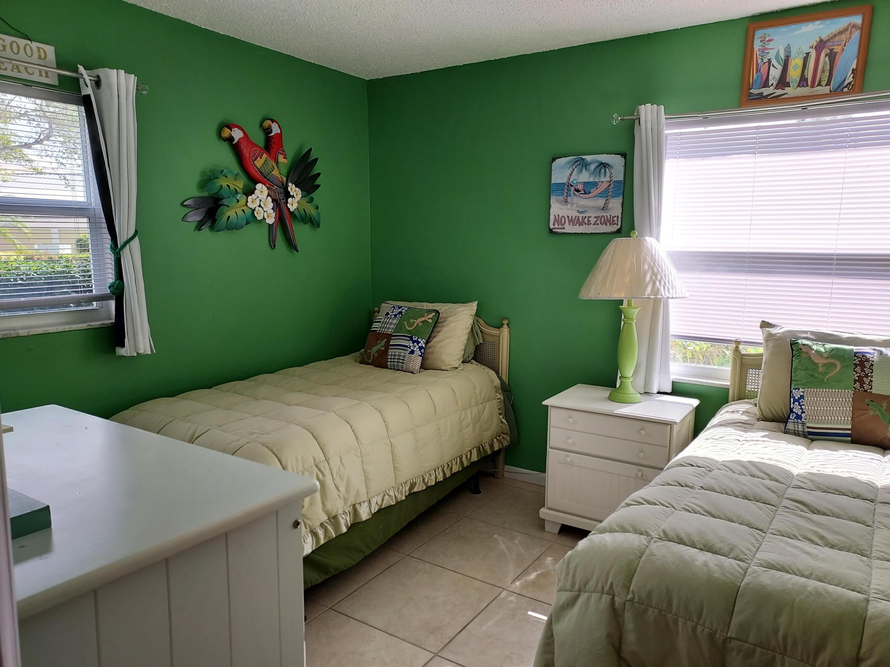 VILLAS ON THE GREEN CONDO - Residential Lease