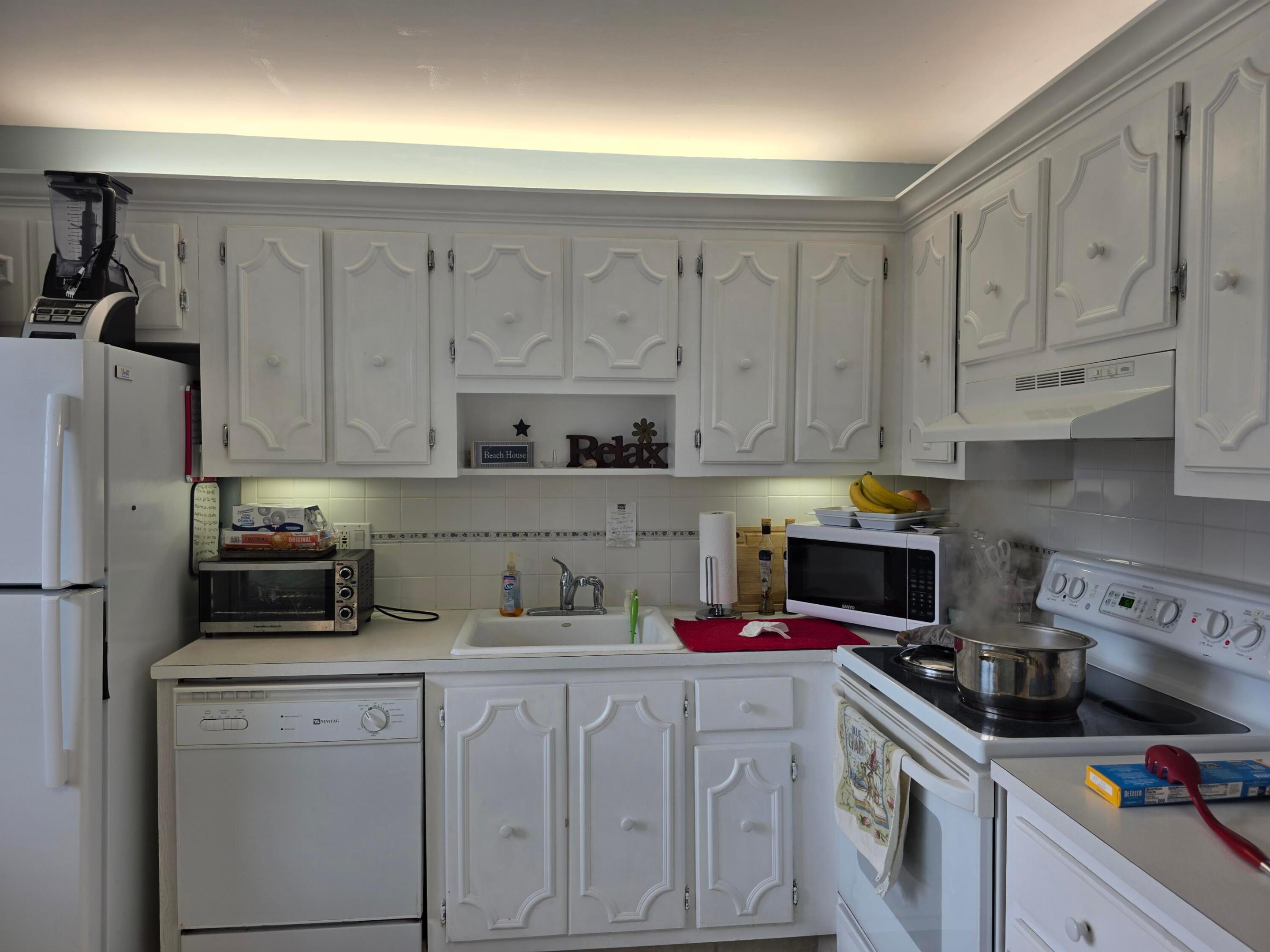 VILLAS ON THE GREEN CONDO - Residential Lease