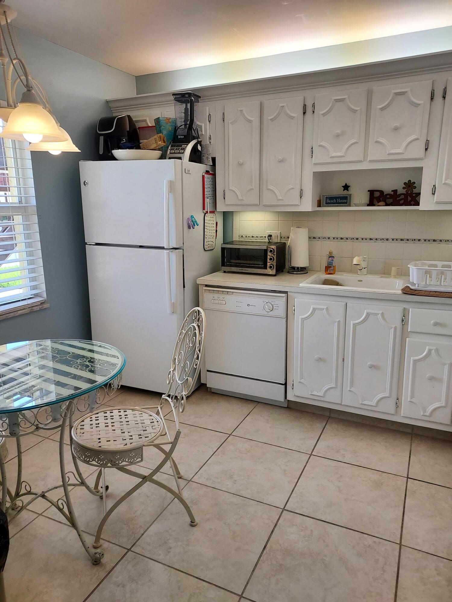 VILLAS ON THE GREEN CONDO - Residential Lease