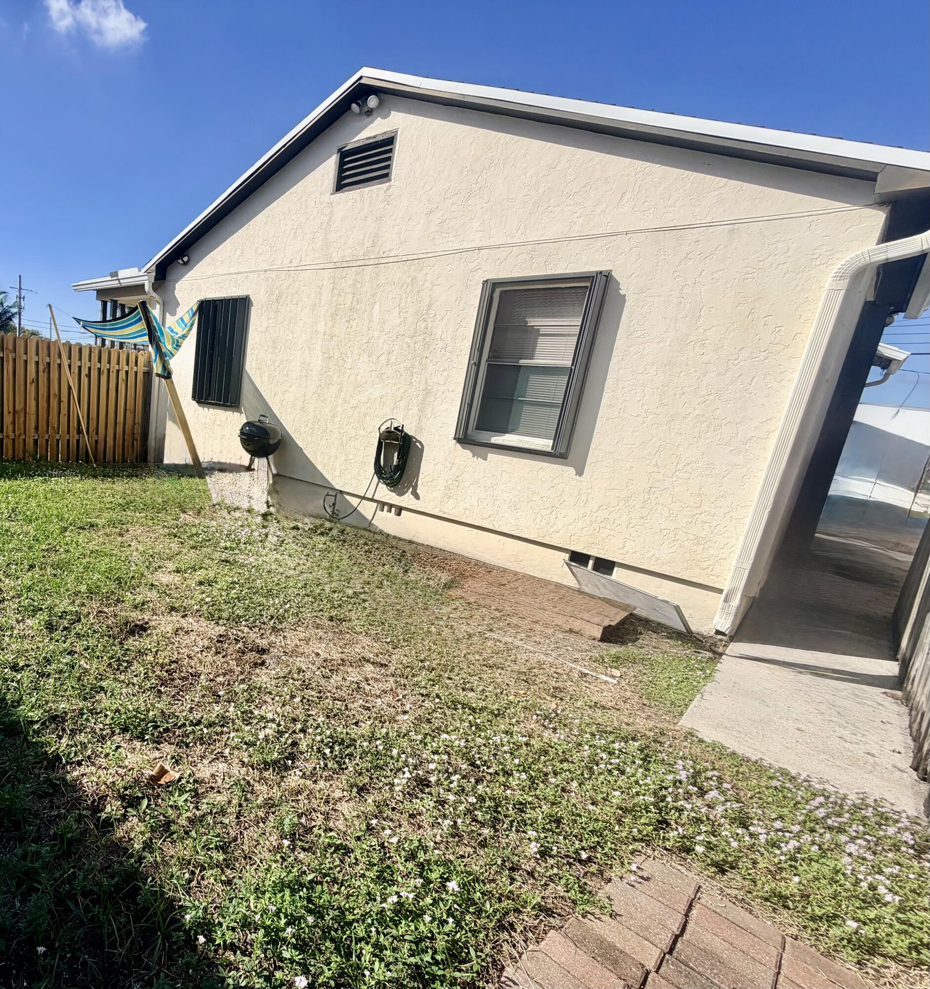 WOODLAWN - Residential Lease