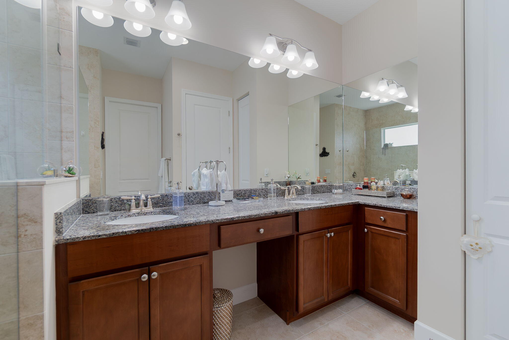 GROVES OF WESTLAKE - Residential Lease