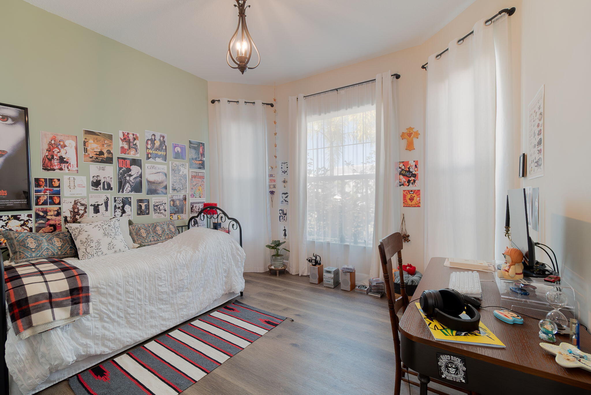 GROVES OF WESTLAKE - Residential Lease