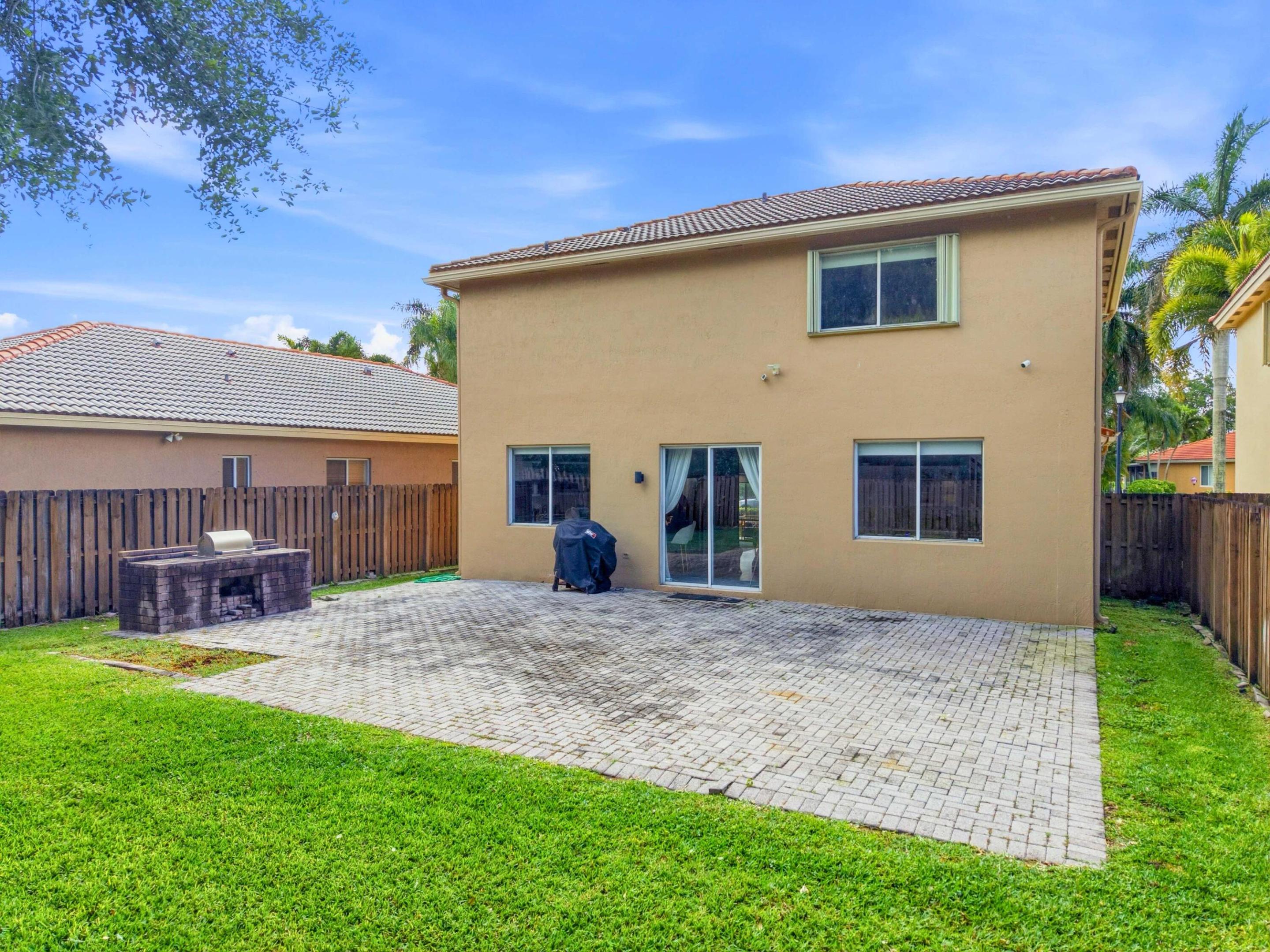 BANYAN TRAILS - Residential
