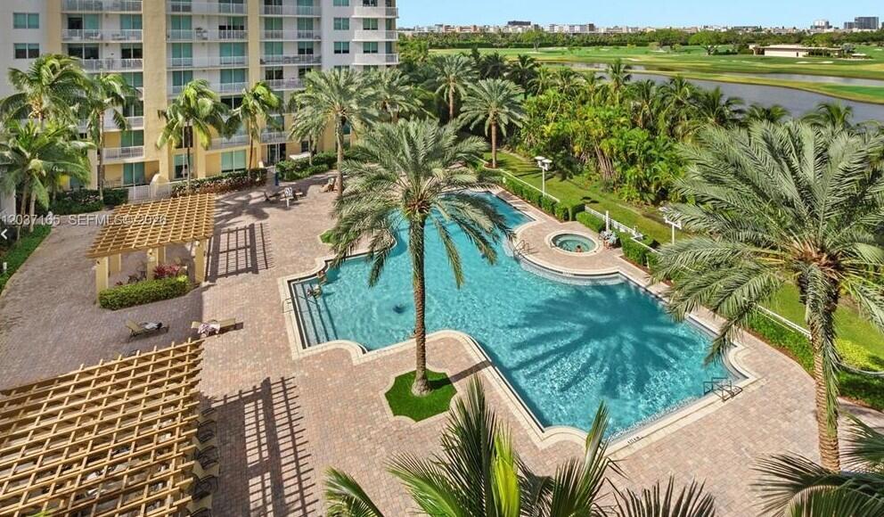 DUO CONDOMINIUM EAST - Residential