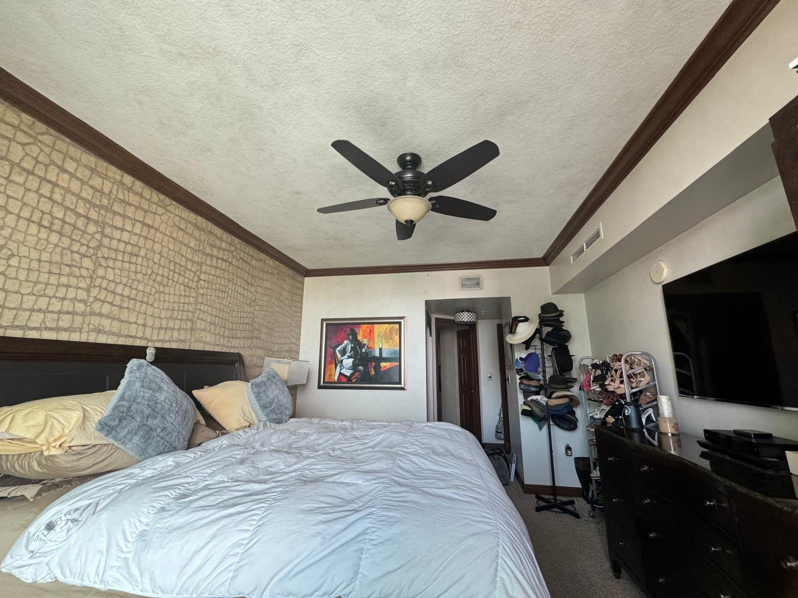 DUO CONDOMINIUM EAST - Residential