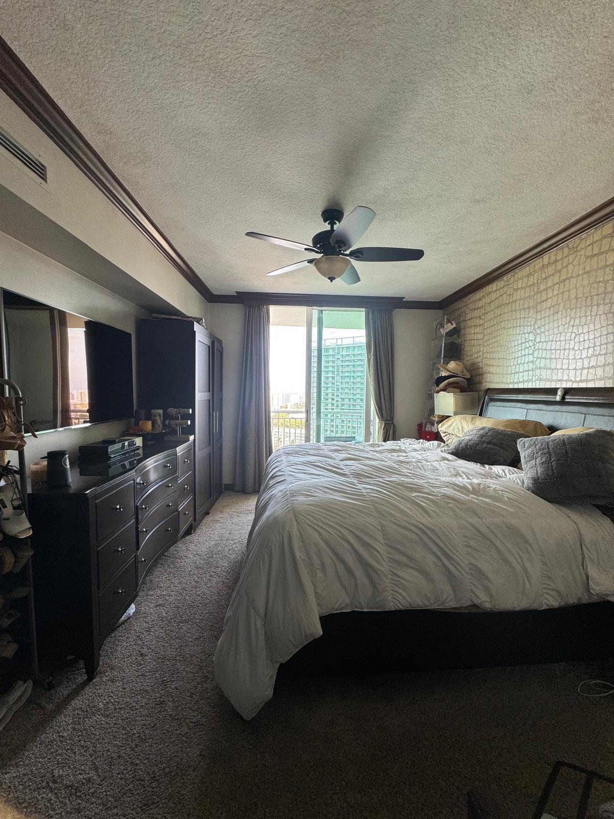 DUO CONDOMINIUM EAST - Residential