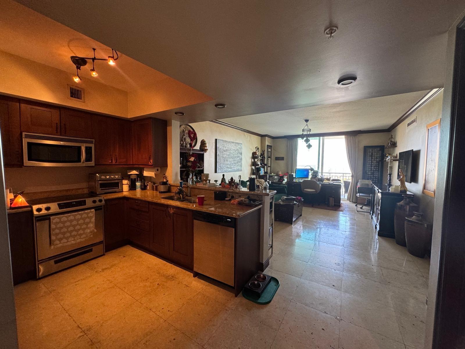 DUO CONDOMINIUM EAST - Residential