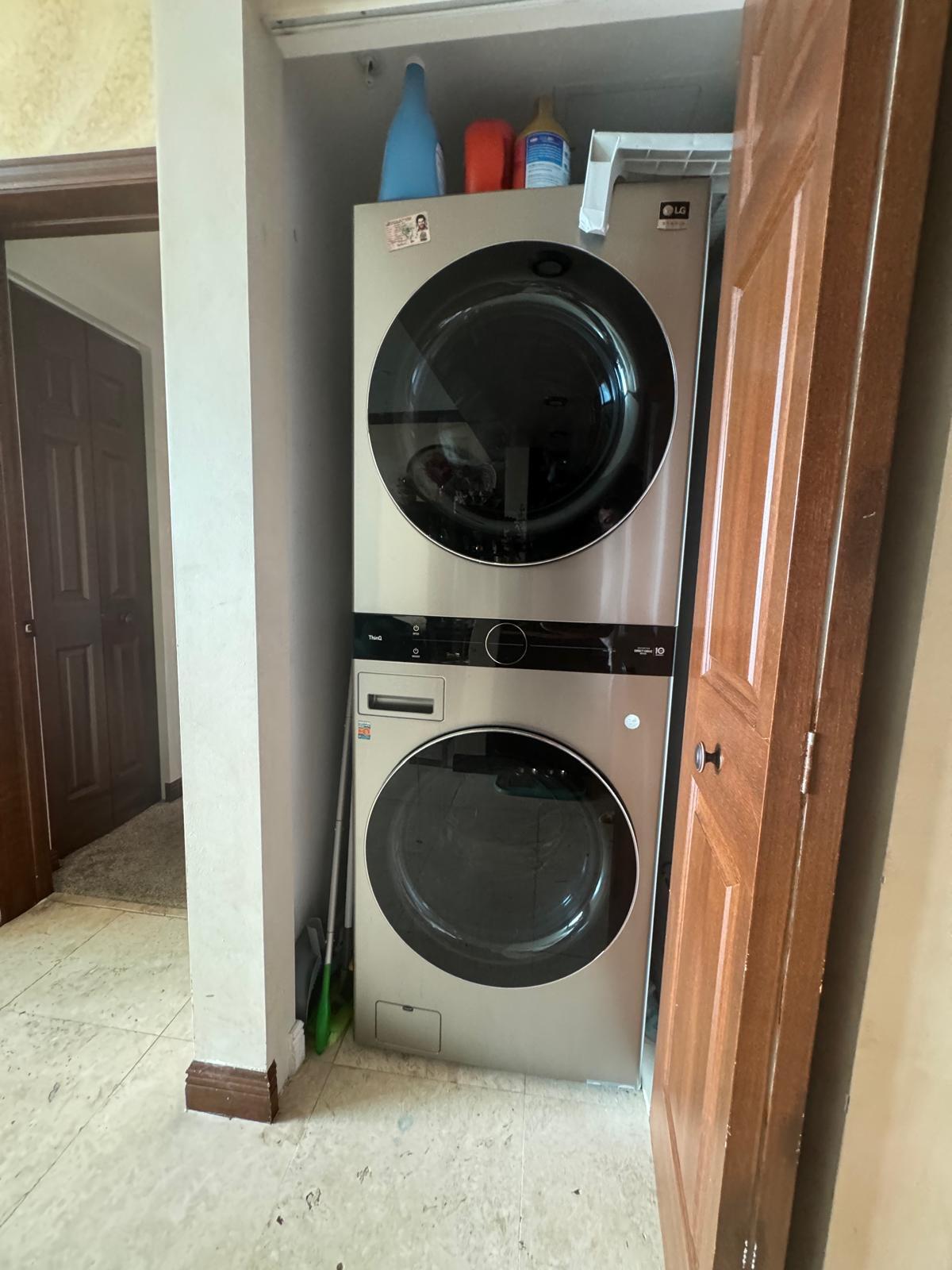 DUO CONDOMINIUM EAST - Residential