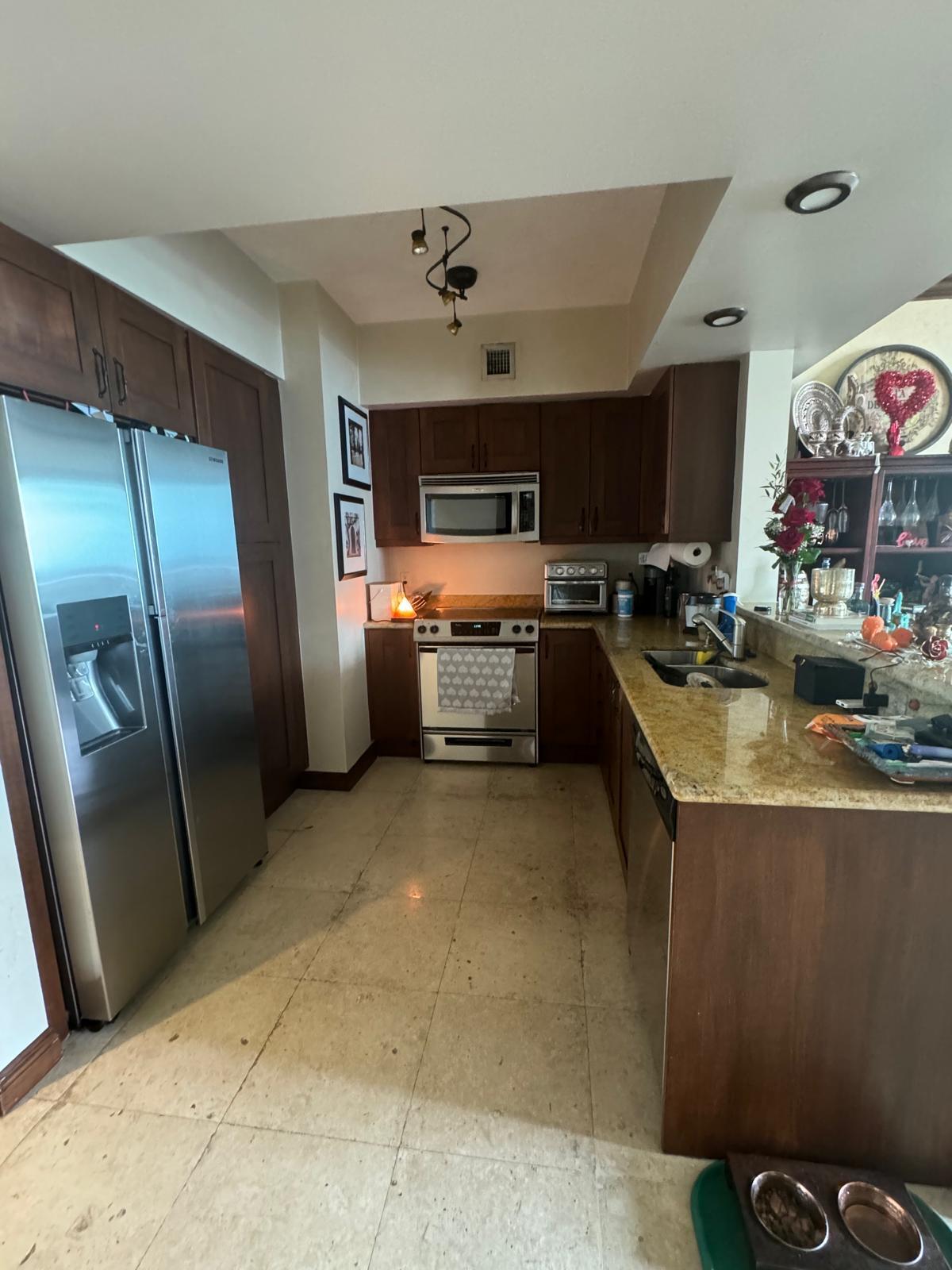 DUO CONDOMINIUM EAST - Residential