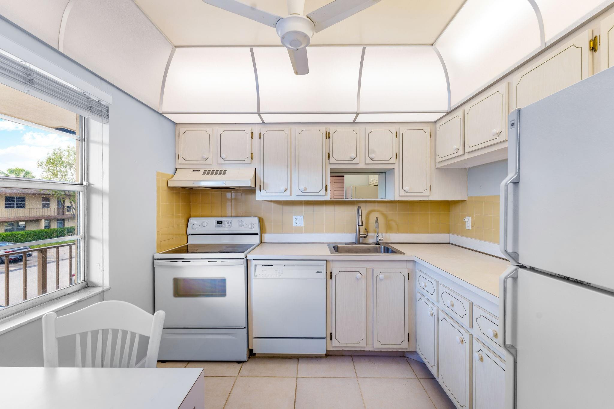 ORIOLE GARDENS THREE 89 CONDO - Residential