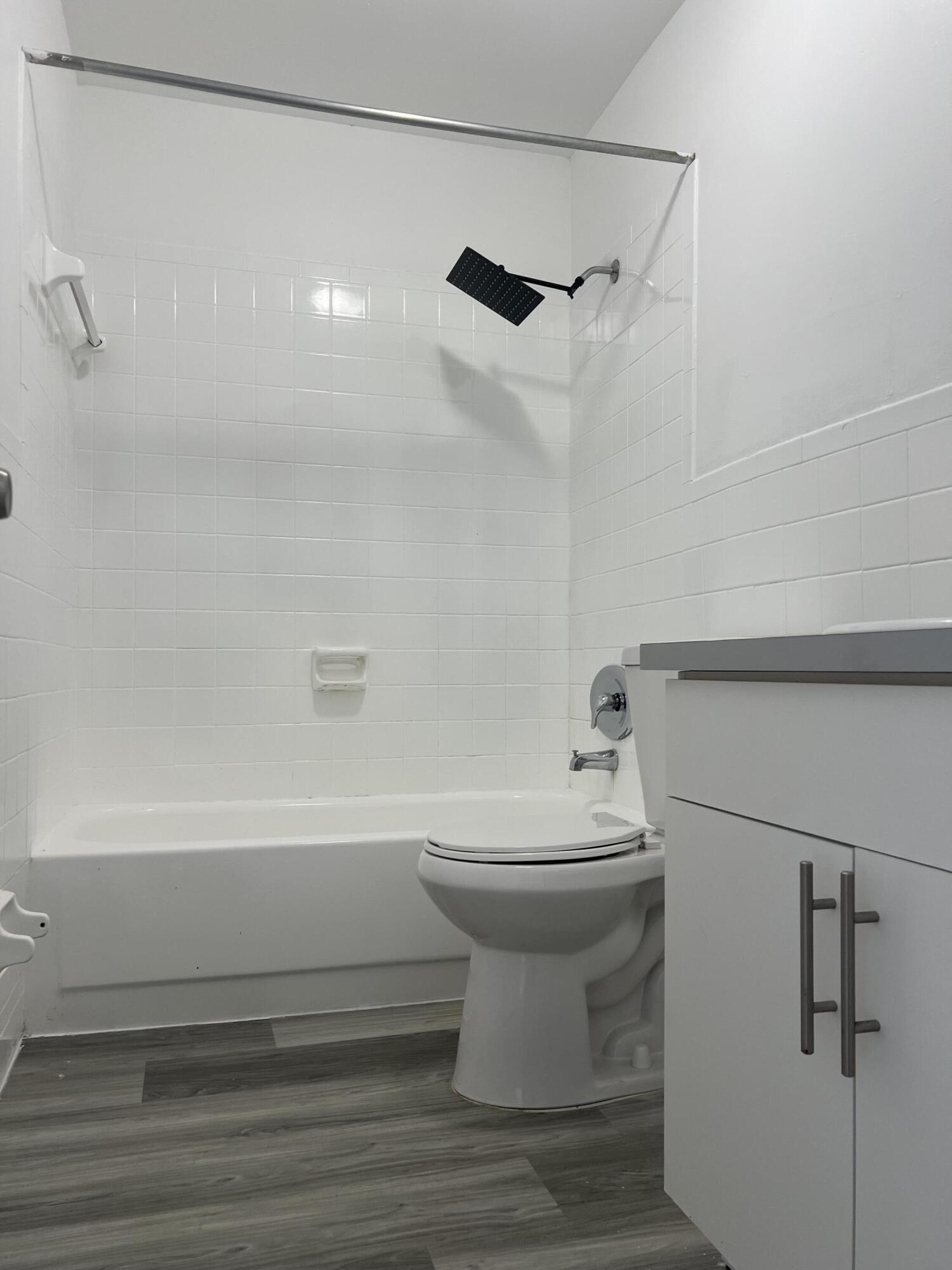 MALKY CONDO - Residential Lease