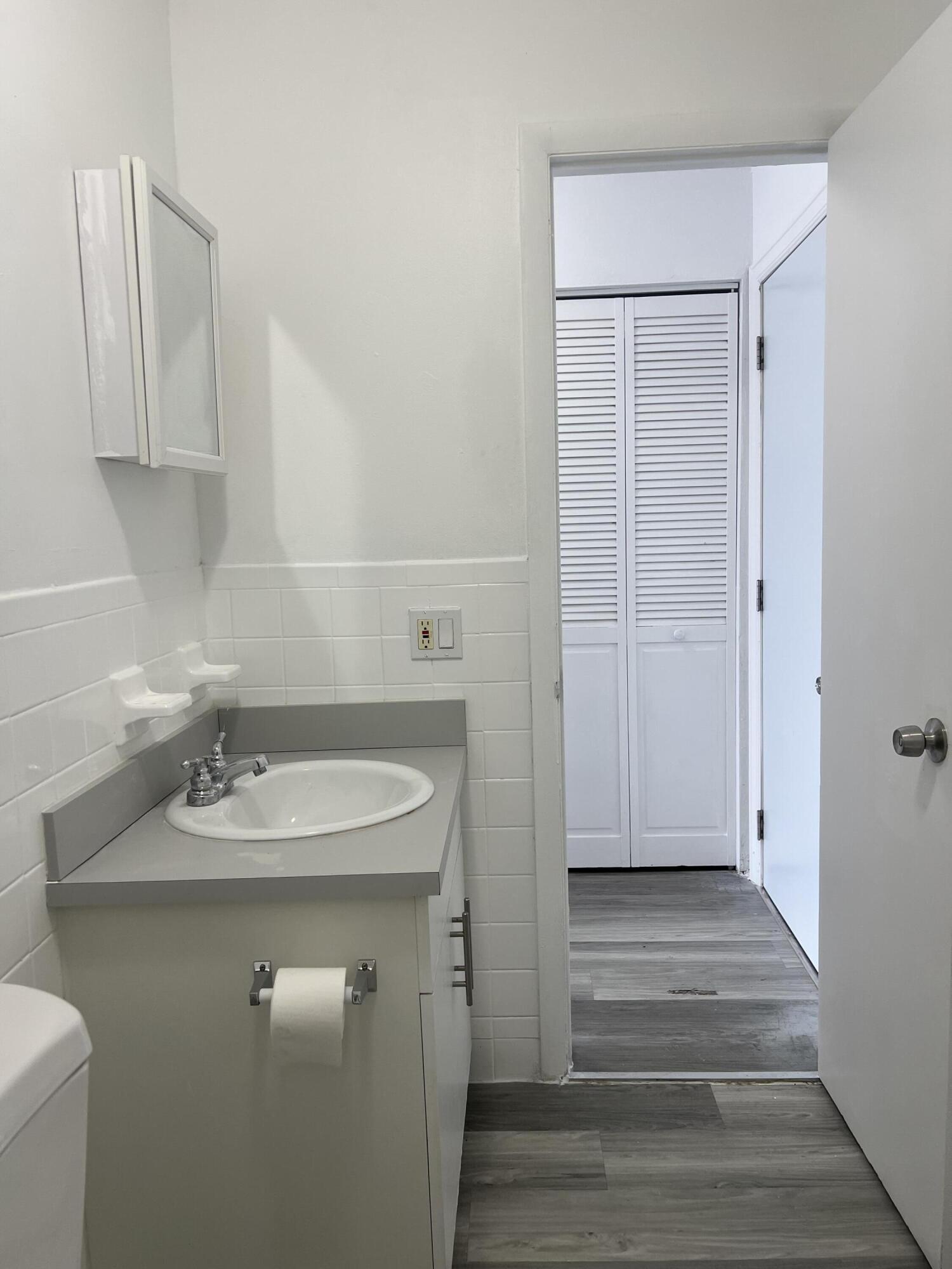 MALKY CONDO - Residential Lease
