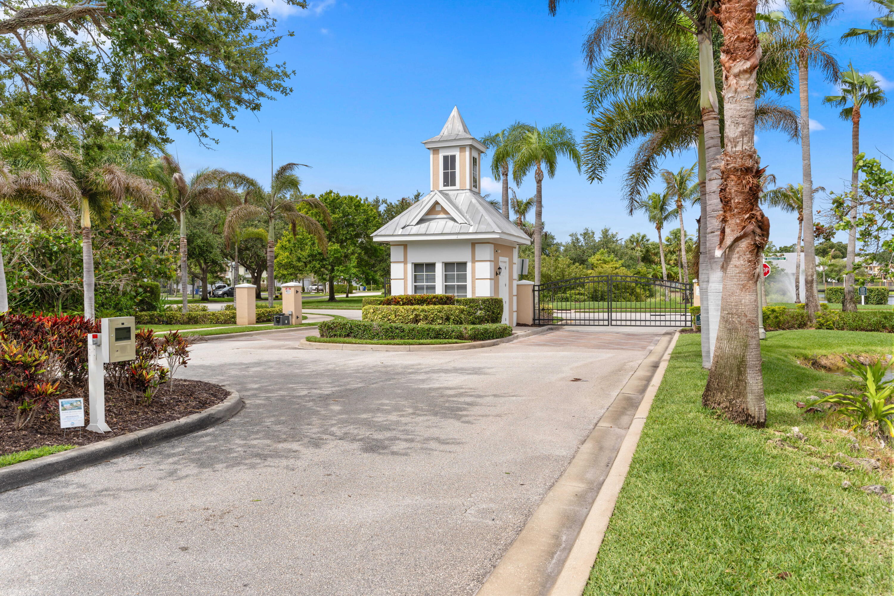 BRIDGEPOINTE SUBDIVISION - Residential