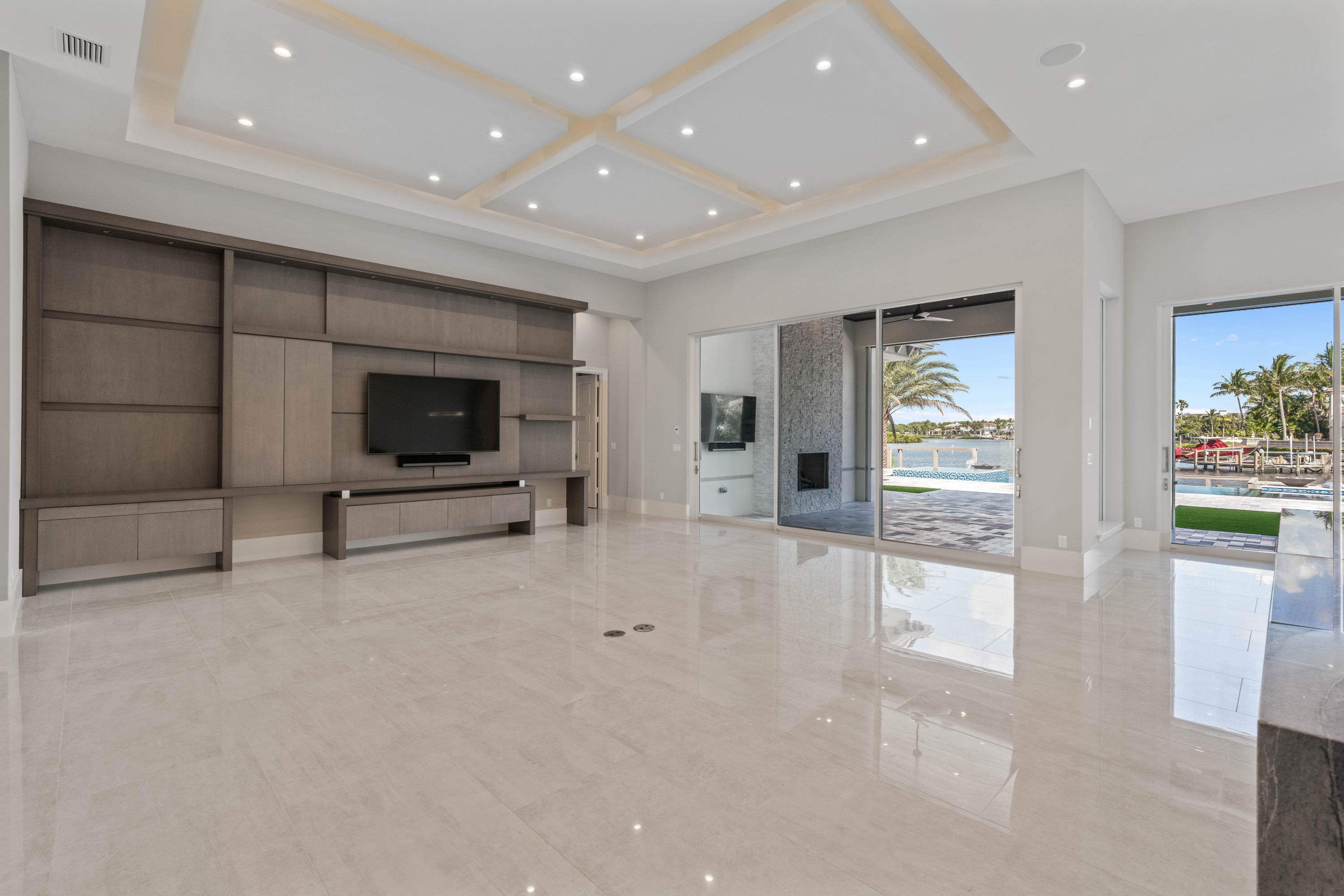 ADMIRALS COVE - Residential