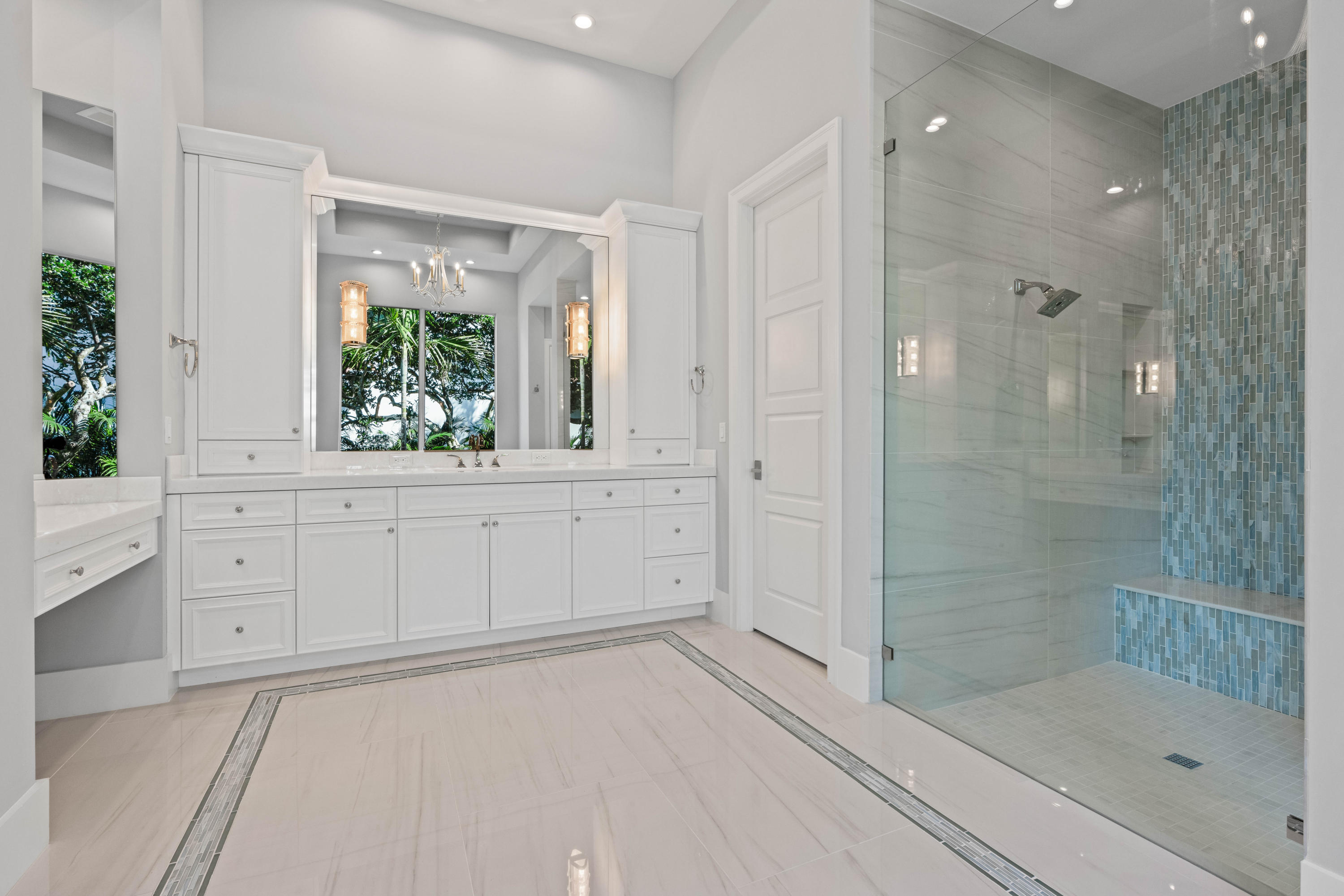 ADMIRALS COVE - Residential