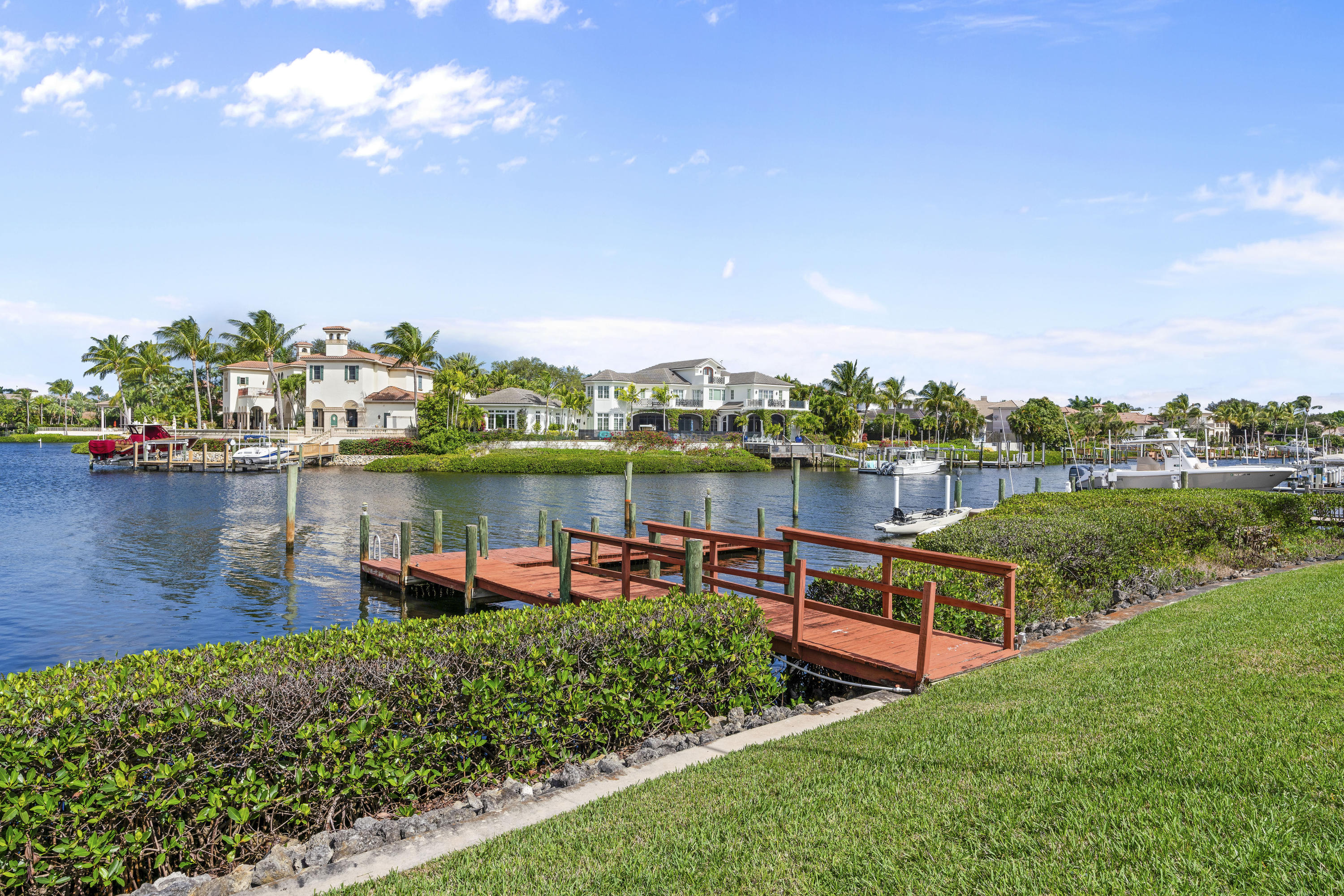 ADMIRALS COVE - Residential