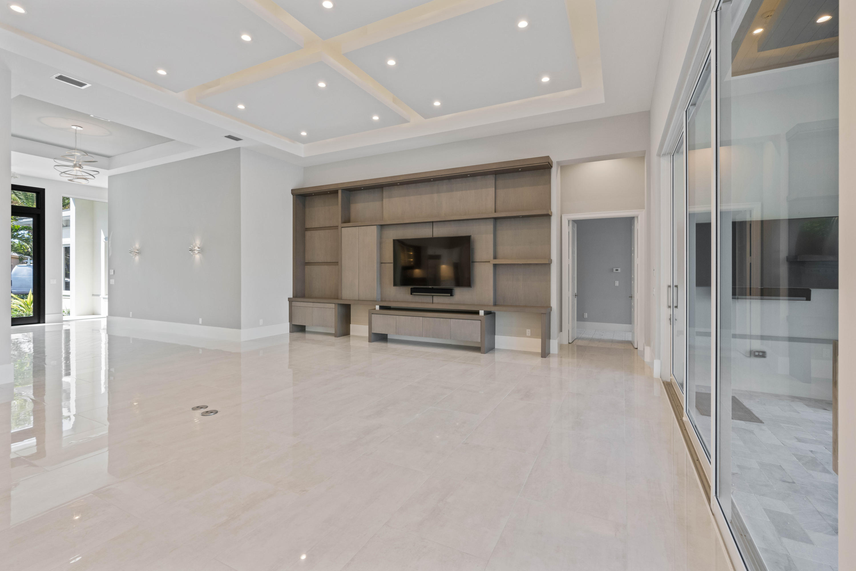 ADMIRALS COVE - Residential