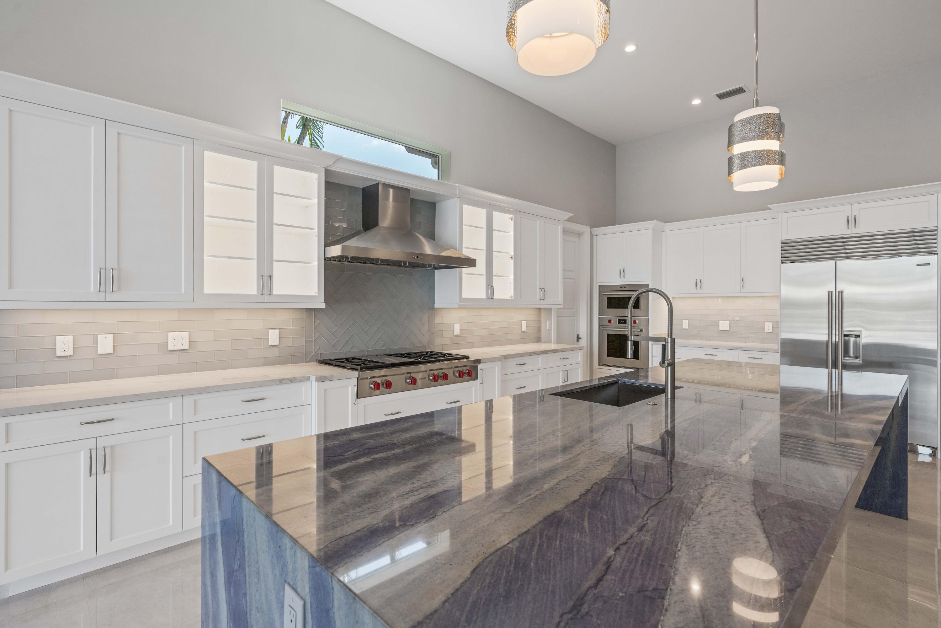 ADMIRALS COVE - Residential