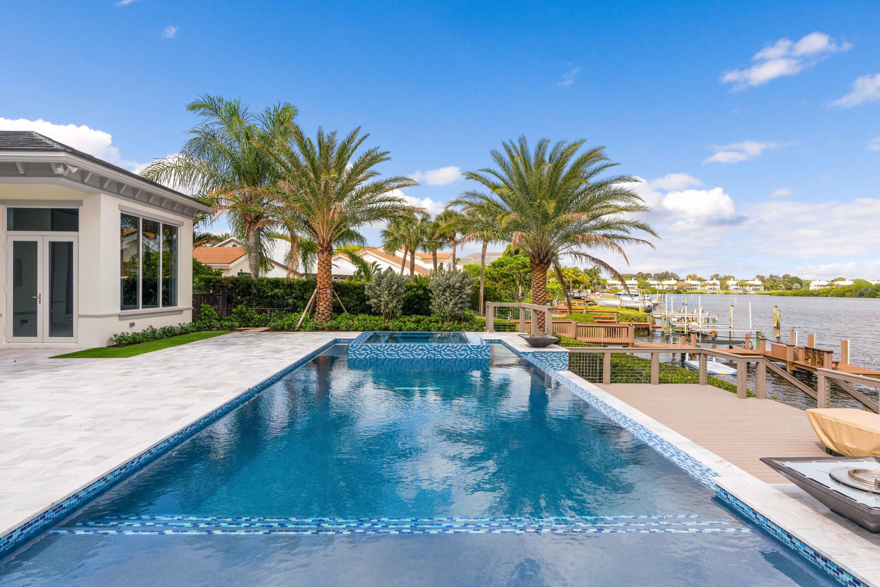 ADMIRALS COVE - Residential