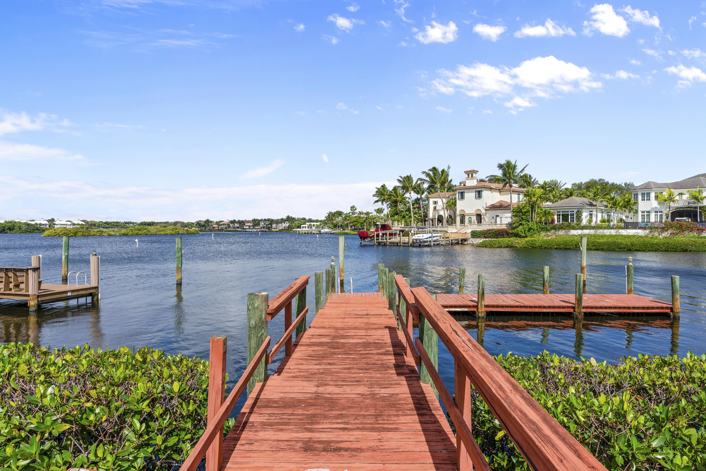 ADMIRALS COVE - Residential