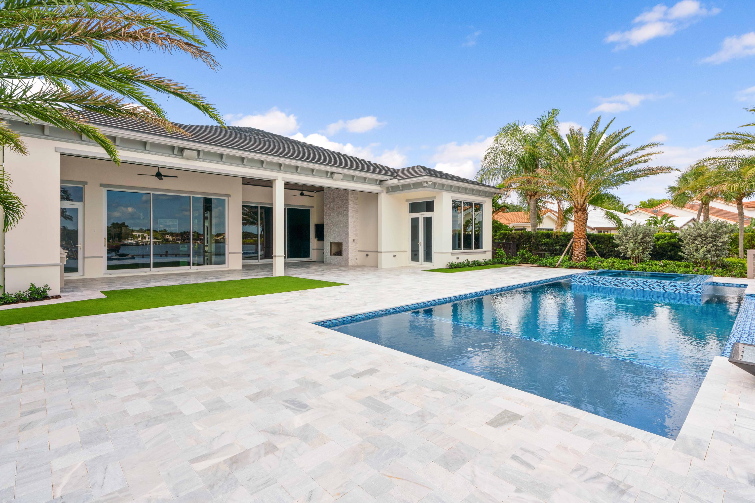 ADMIRALS COVE - Residential