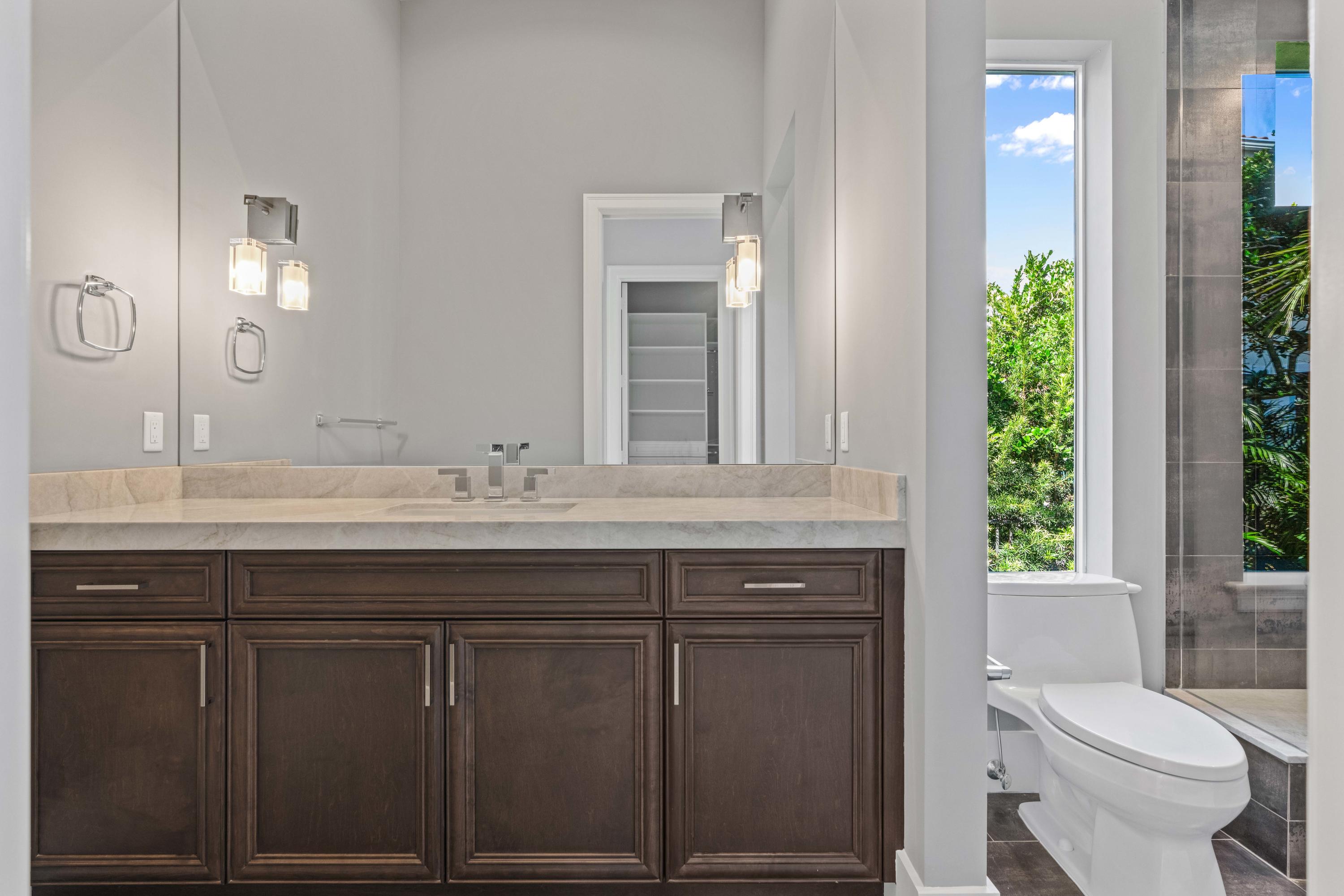 ADMIRALS COVE - Residential