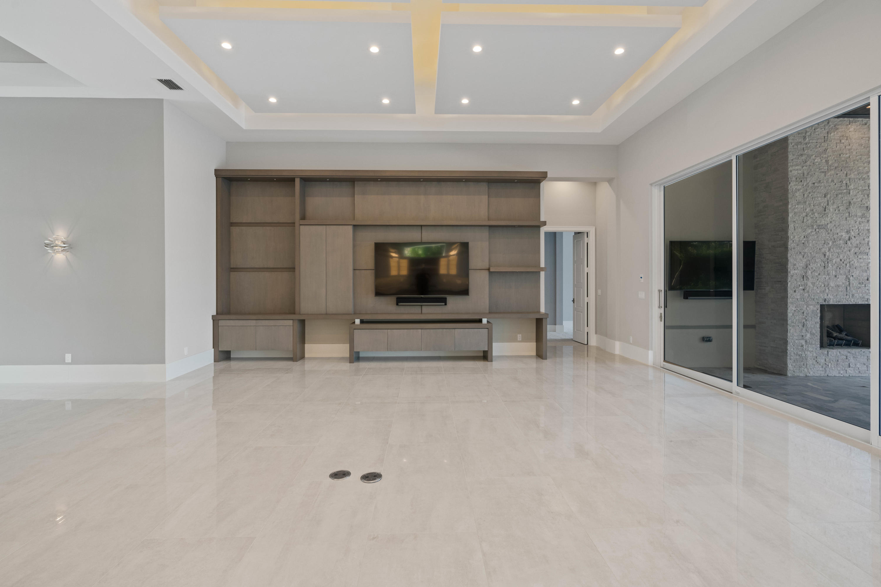 ADMIRALS COVE - Residential