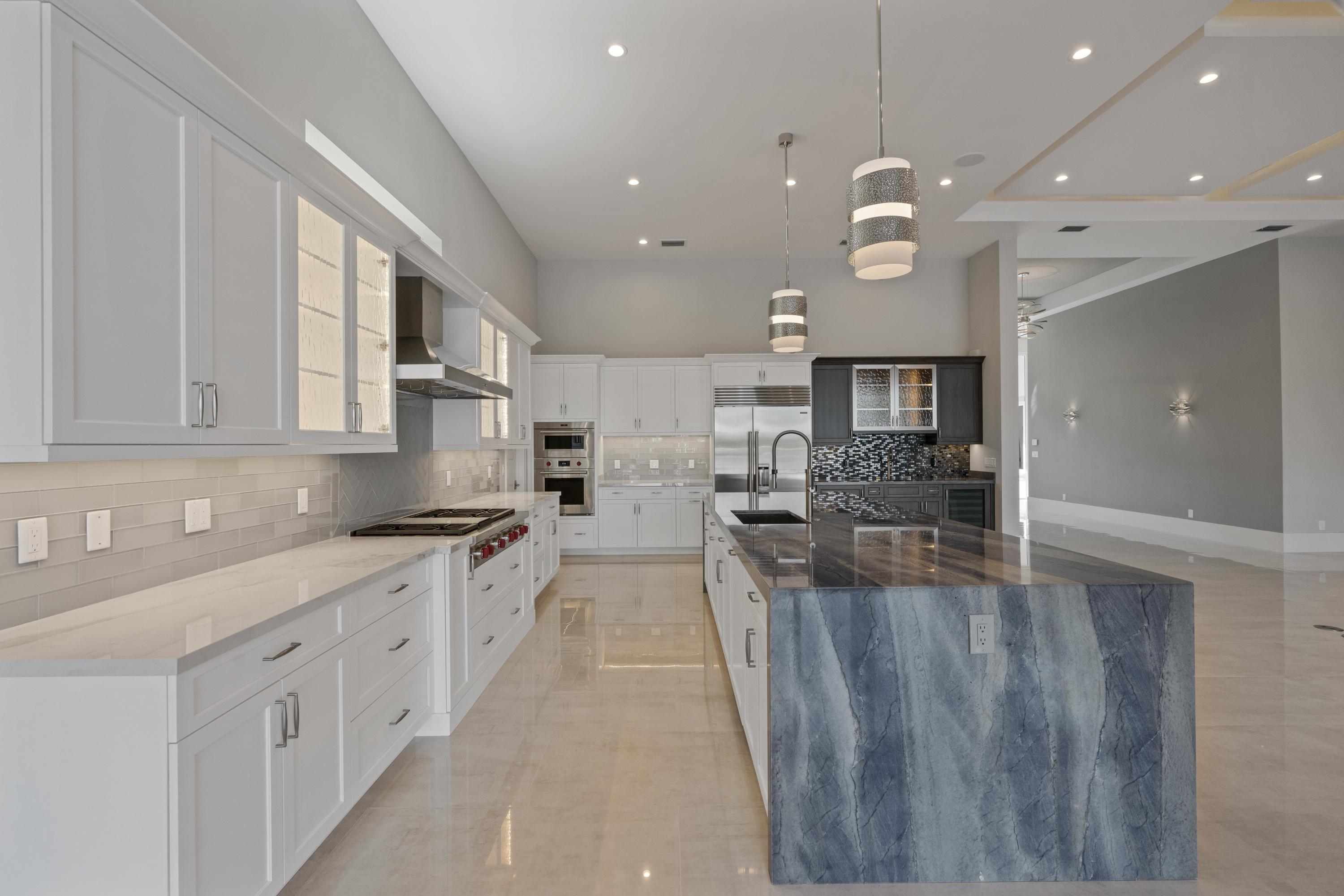 ADMIRALS COVE - Residential