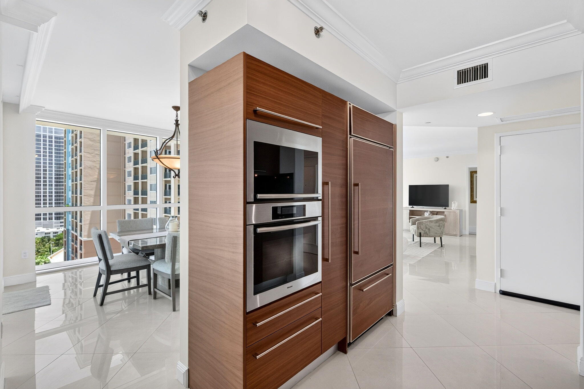 Las Olas Beach Club - Residential Lease