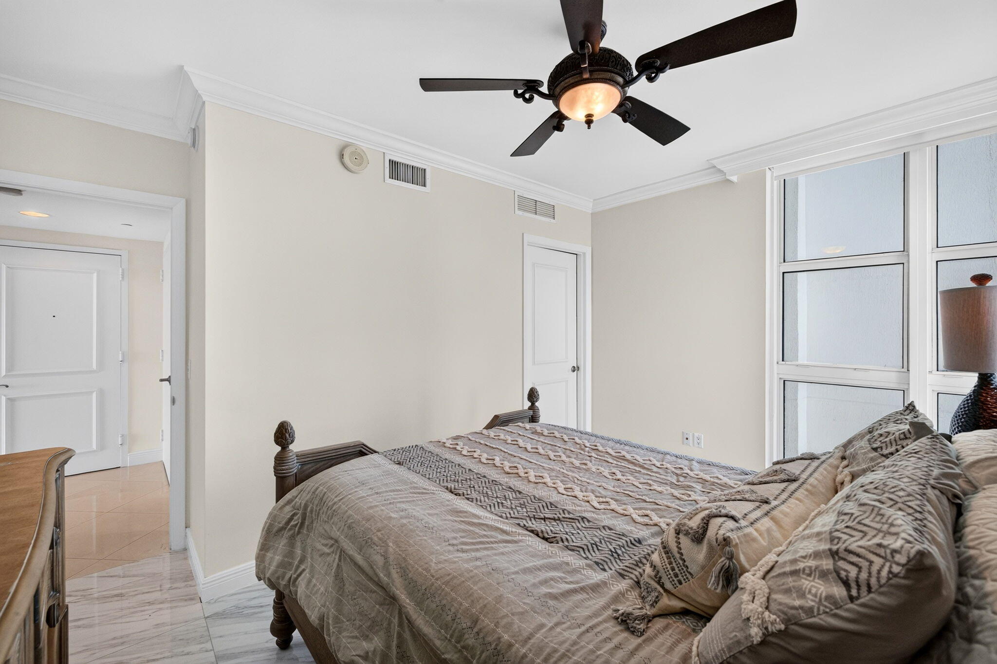 Las Olas Beach Club - Residential Lease