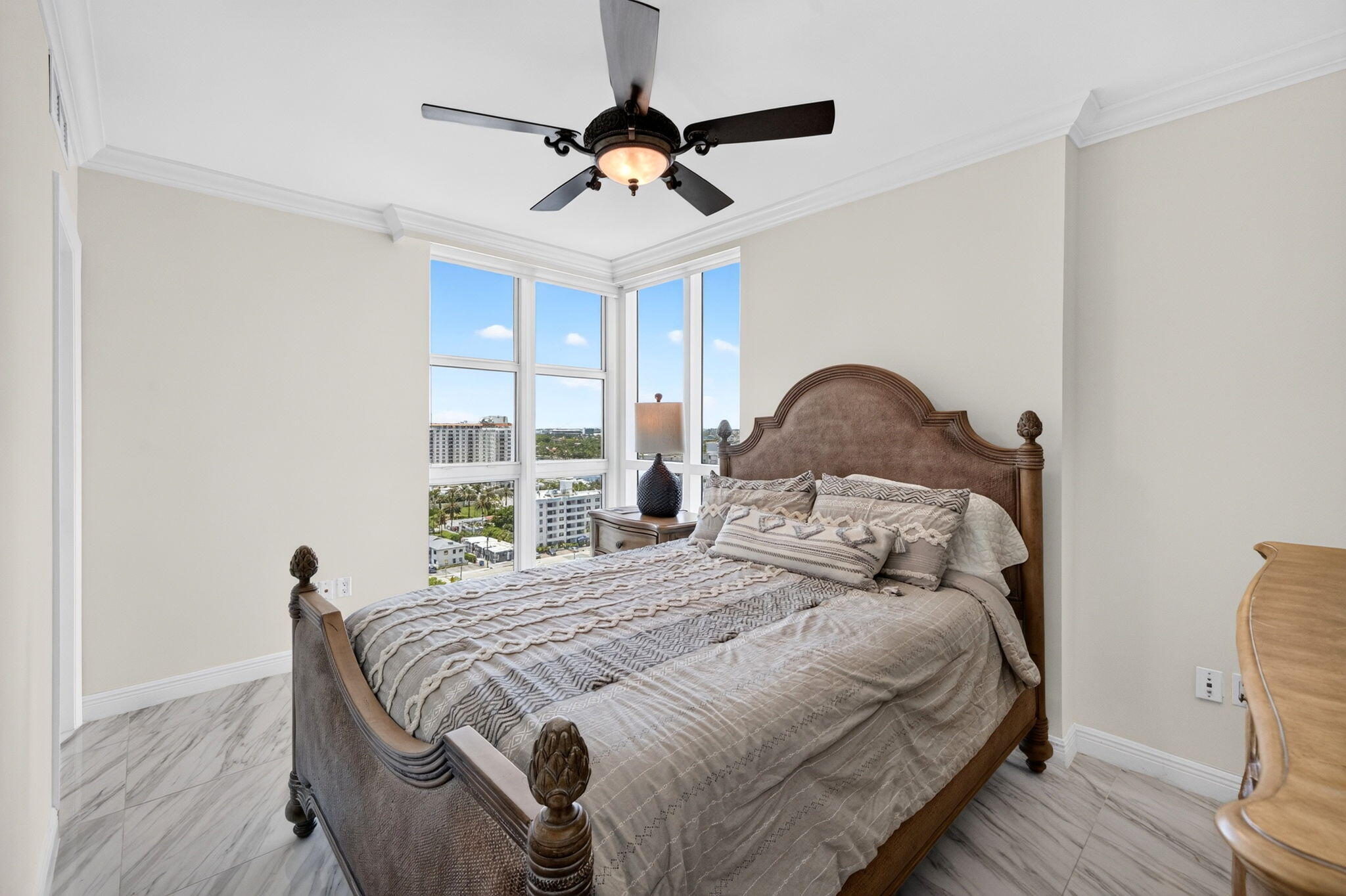 Las Olas Beach Club - Residential Lease
