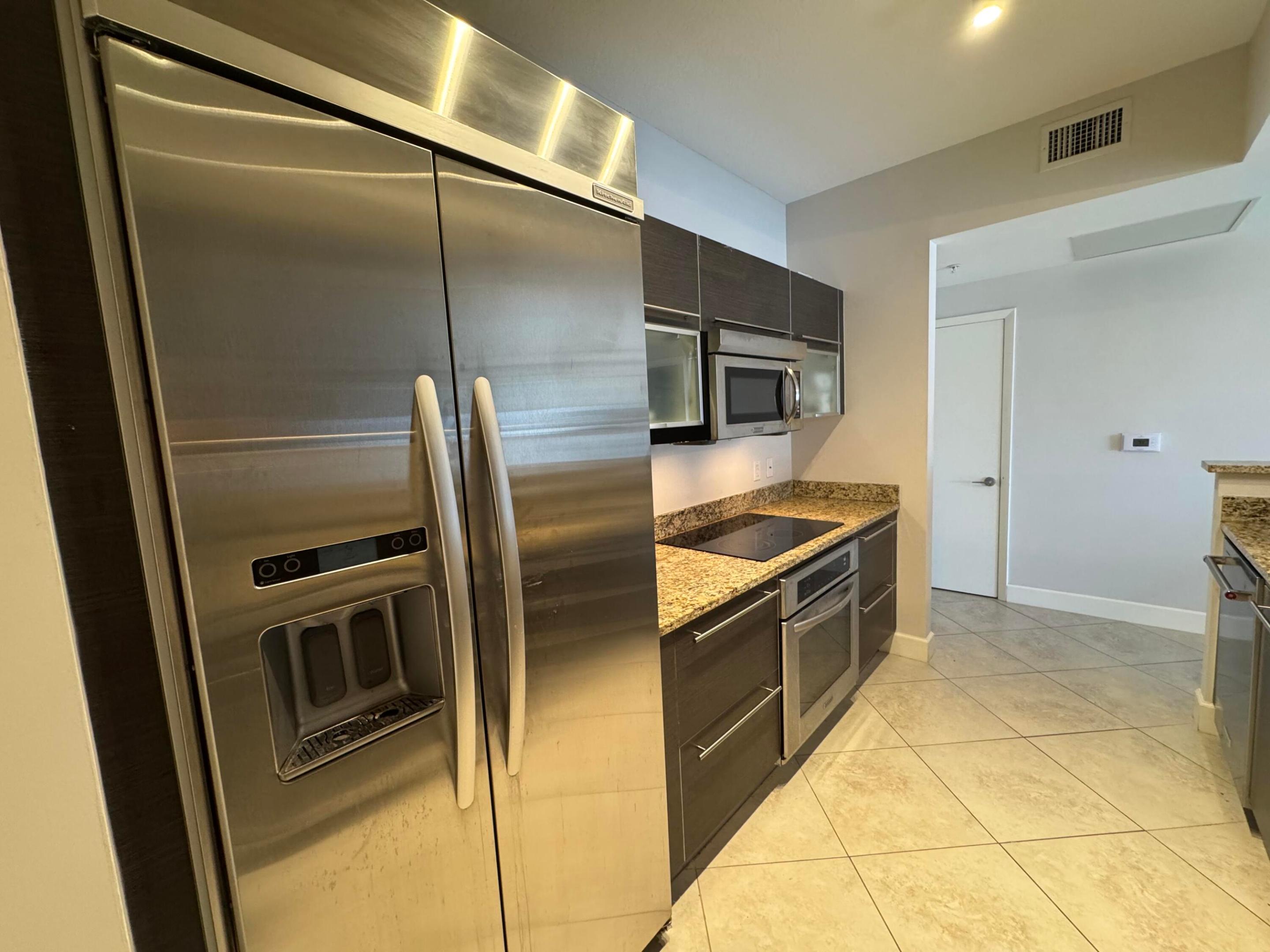 CITYPLACE SOUTH TOWER CONDO - Residential