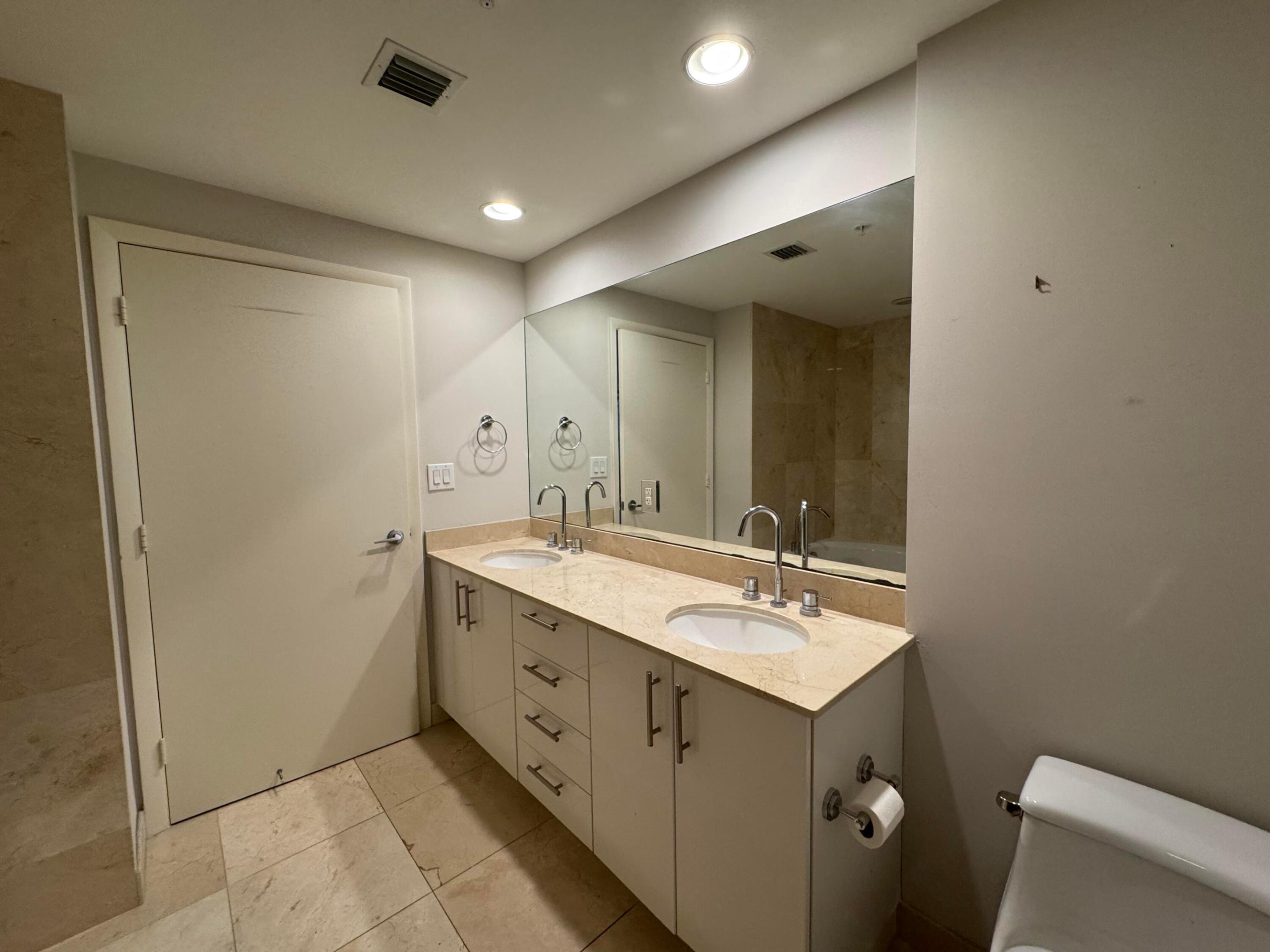 CITYPLACE SOUTH TOWER CONDO - Residential