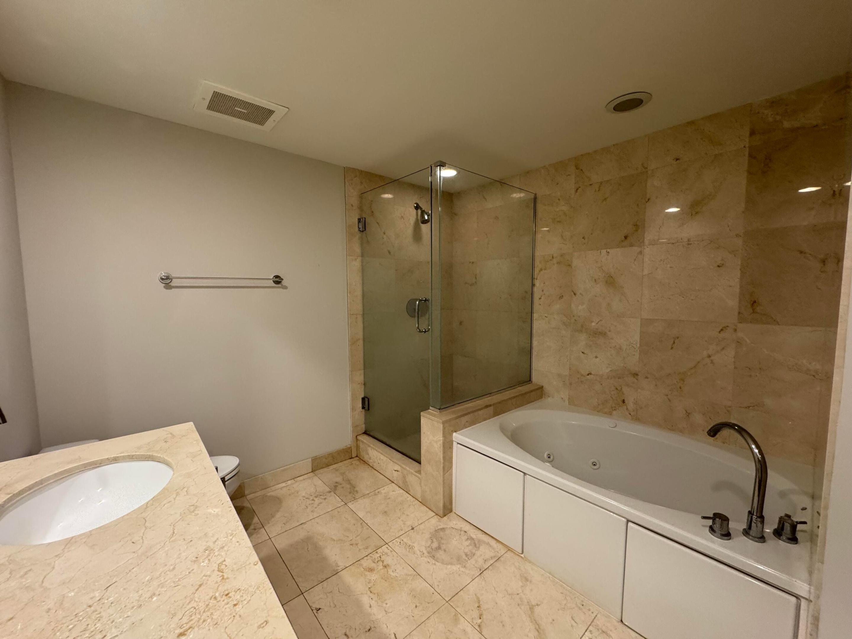 CITYPLACE SOUTH TOWER CONDO - Residential