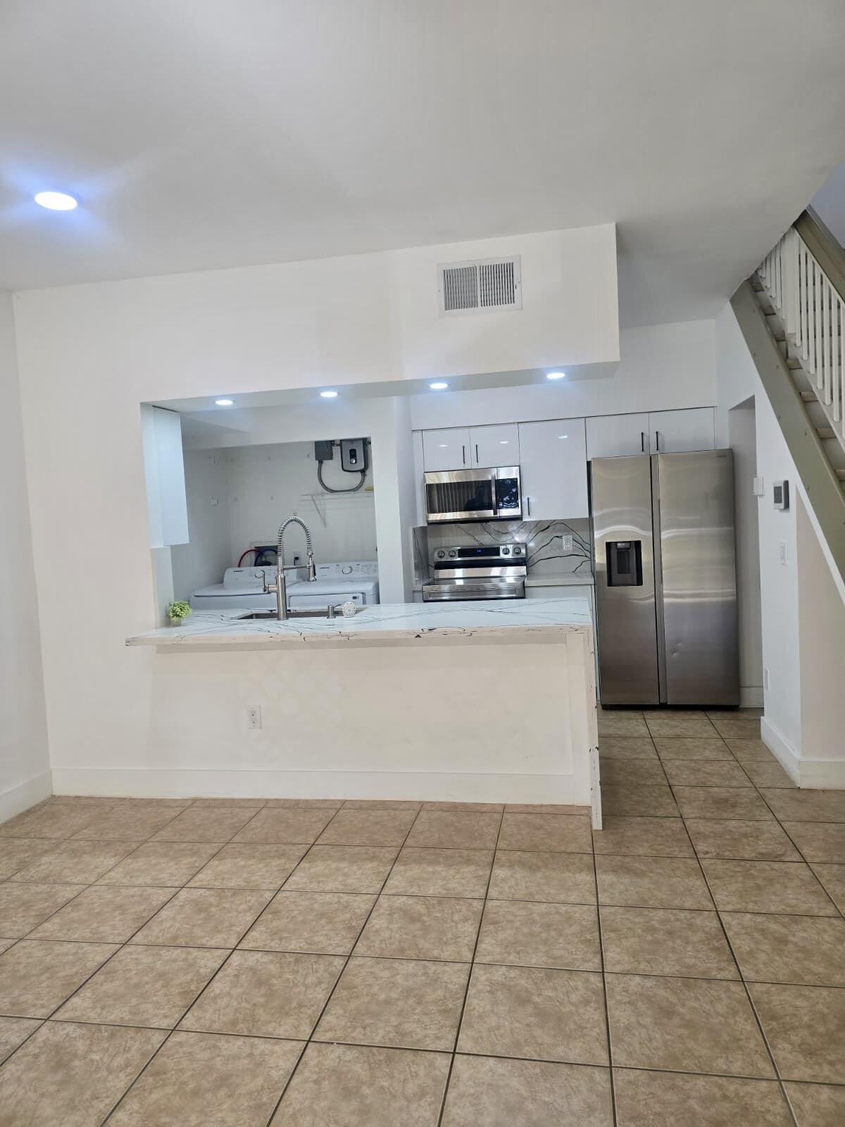 LA HACIENDA COUNTRY CLUB OF - Residential Lease