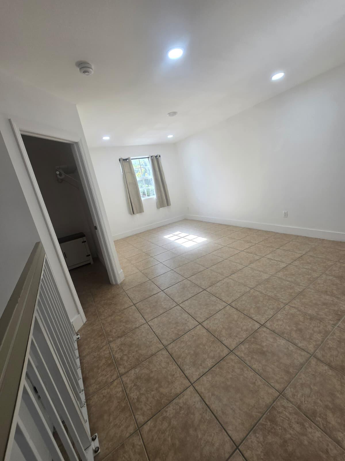 LA HACIENDA COUNTRY CLUB OF - Residential Lease
