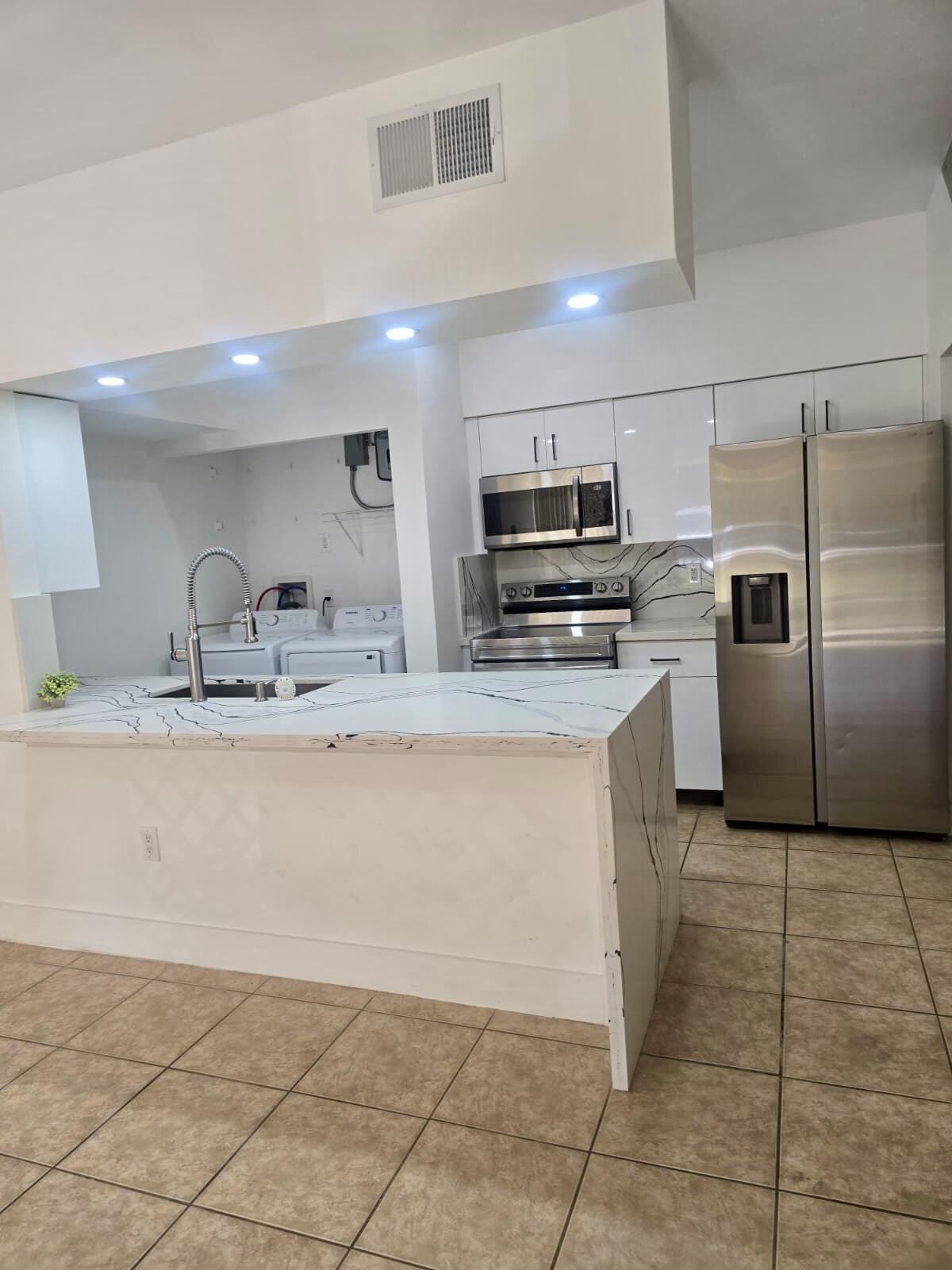 LA HACIENDA COUNTRY CLUB OF - Residential Lease