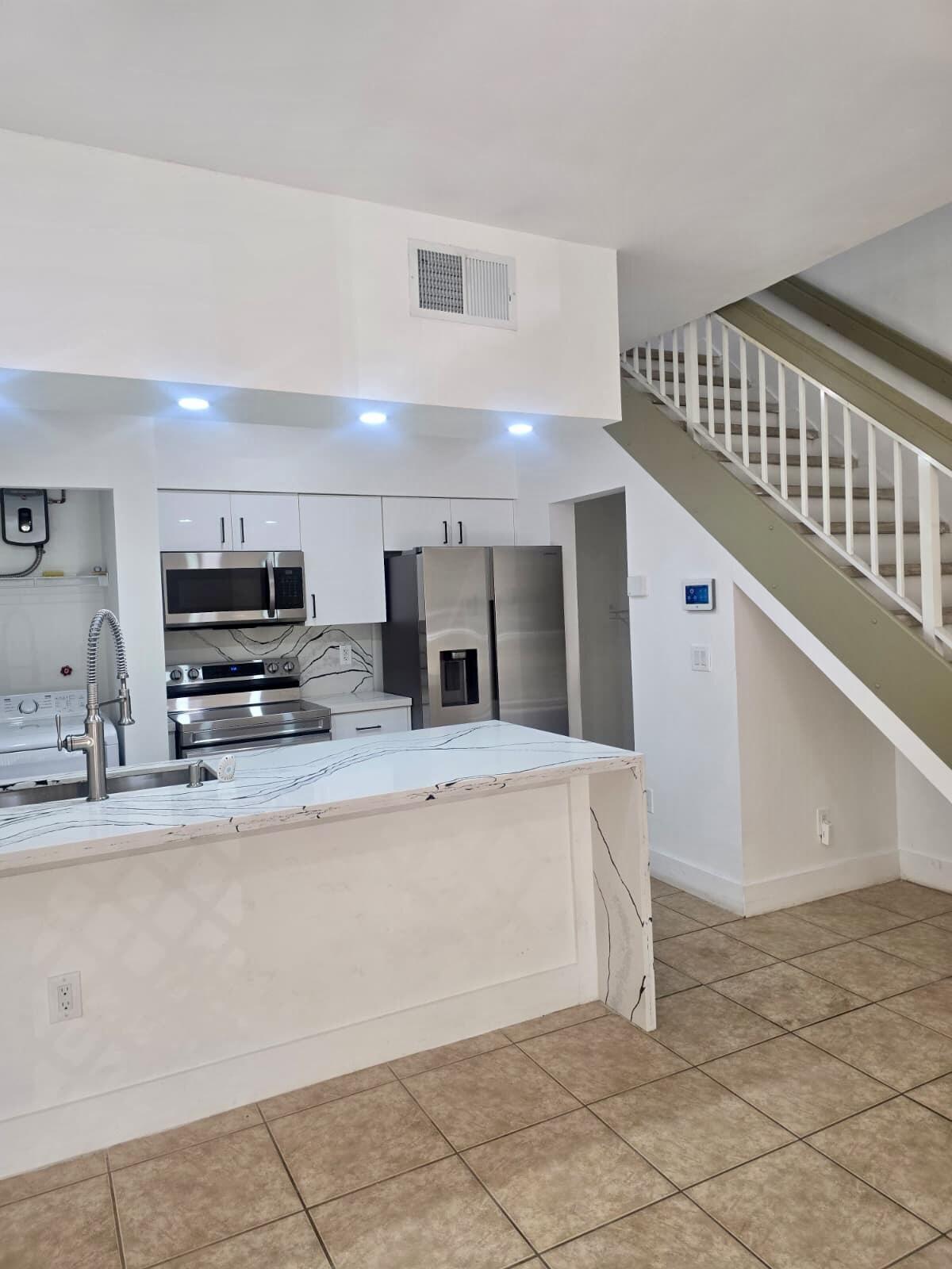 LA HACIENDA COUNTRY CLUB OF - Residential Lease