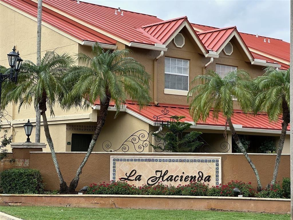 LA HACIENDA COUNTRY CLUB OF - Residential Lease