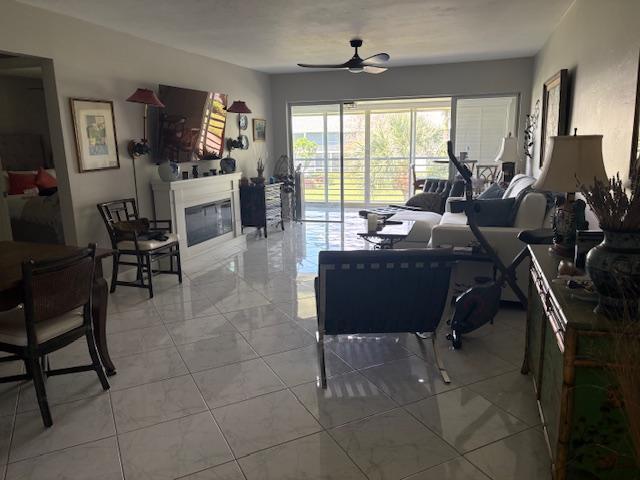 TEQUESTA GARDEN CONDO 5 - Residential