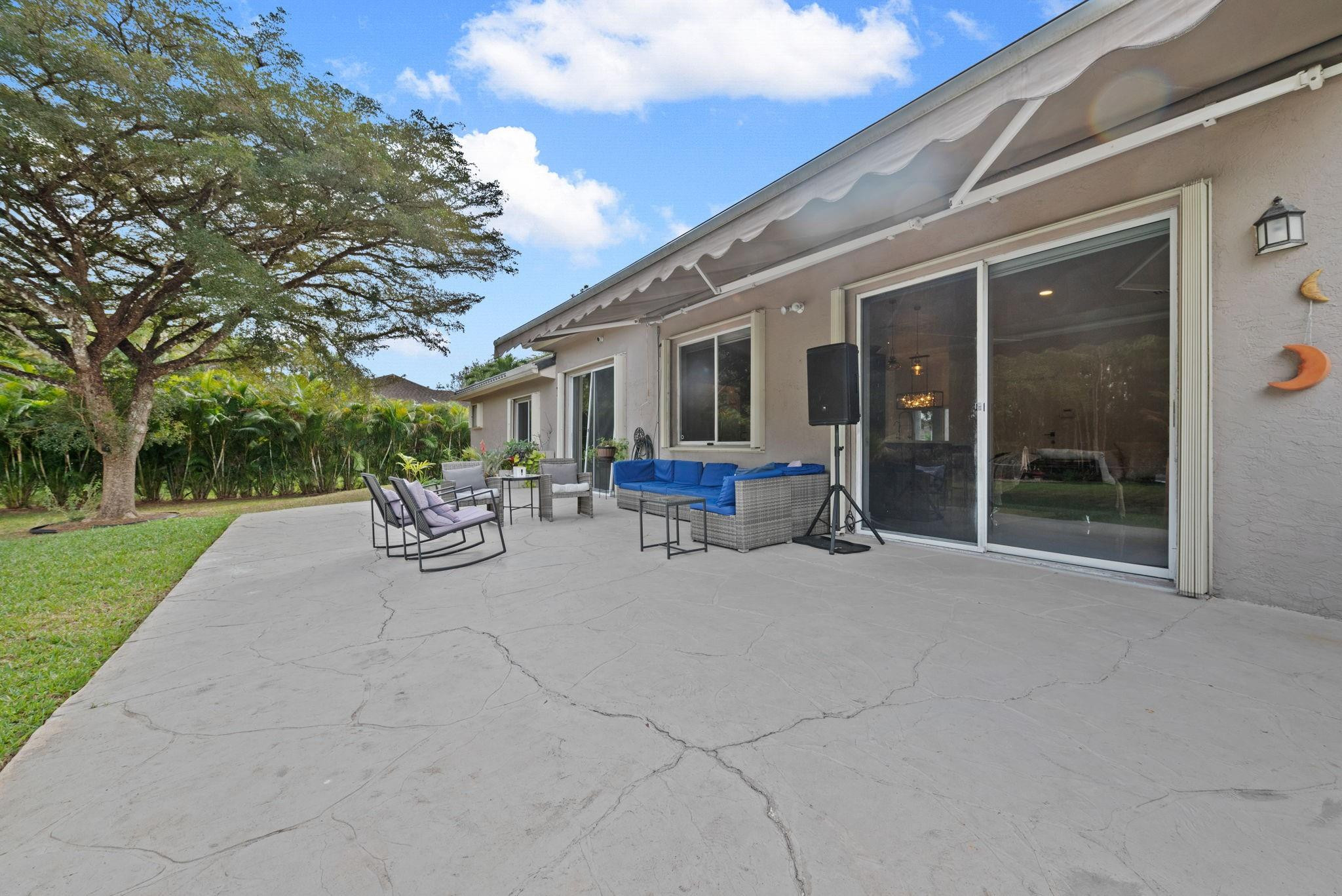 Seligman-Kia Acres 104-40 - Residential