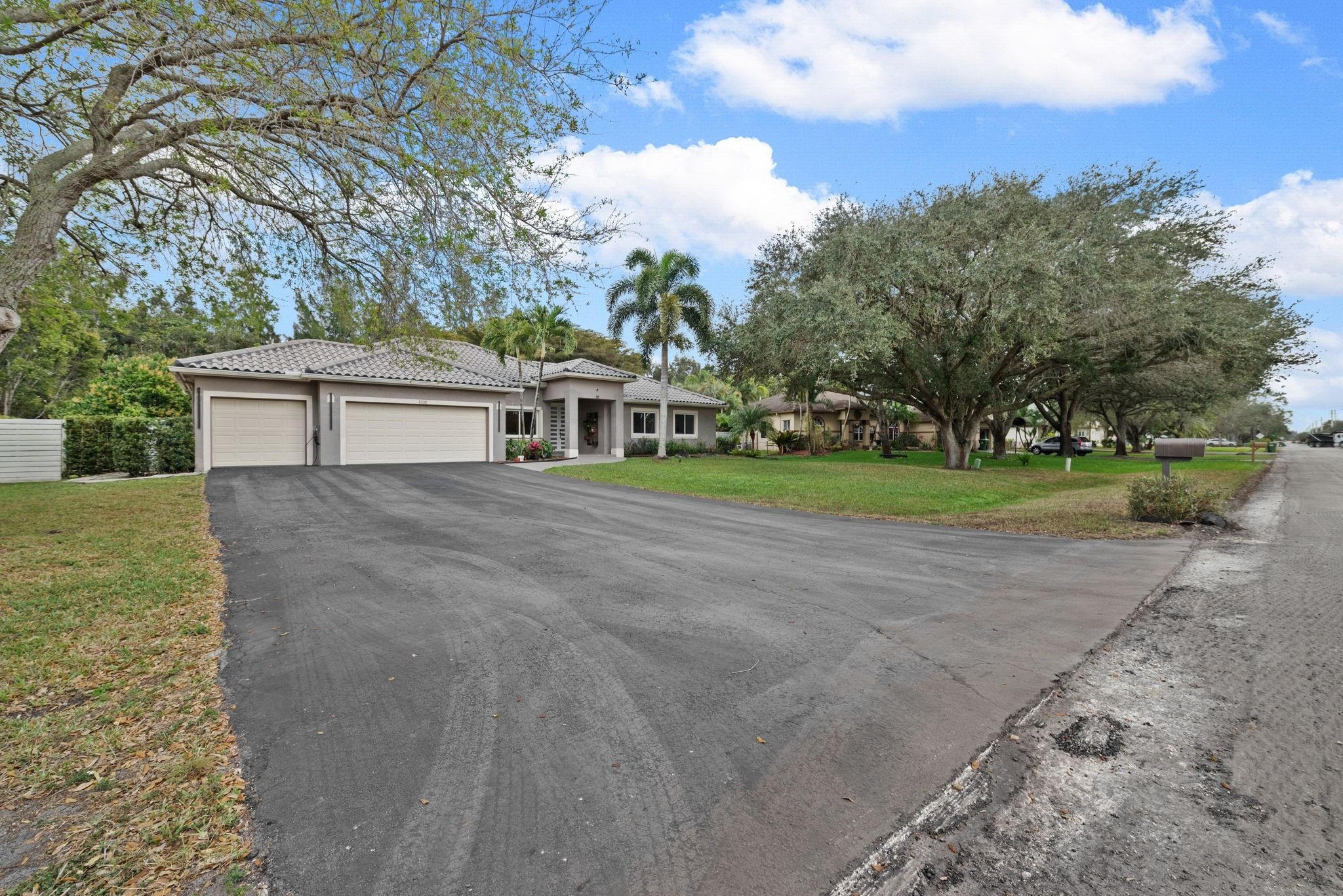 Seligman-Kia Acres 104-40 - Residential