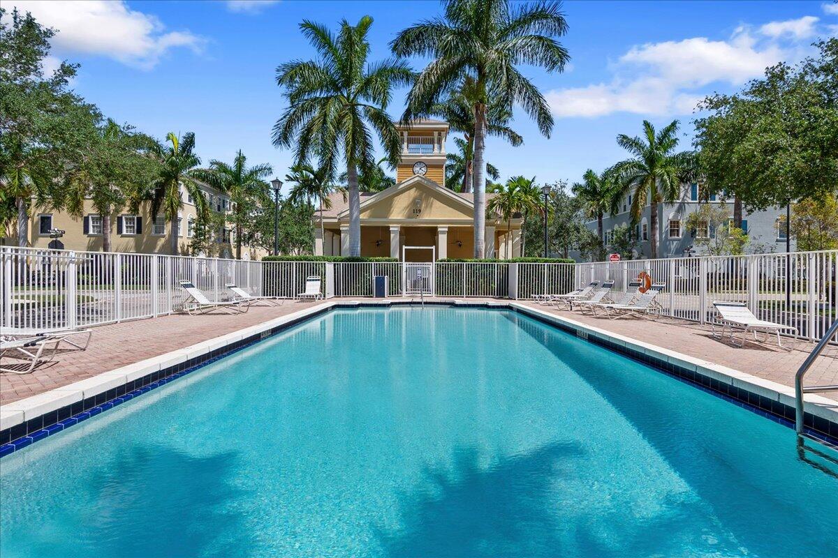 SANDPIPER COVE AT BOTANICA CONDO - Residential