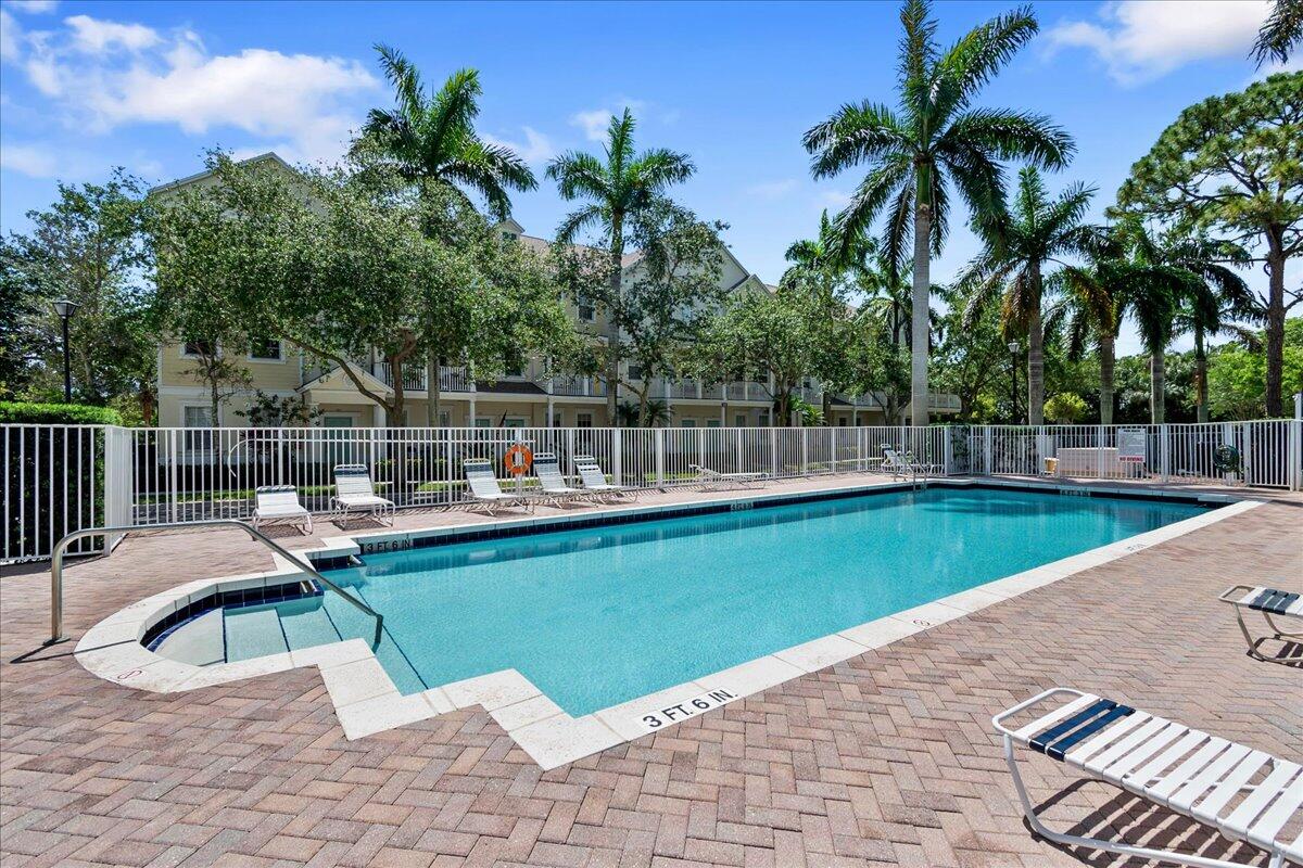 SANDPIPER COVE AT BOTANICA CONDO - Residential